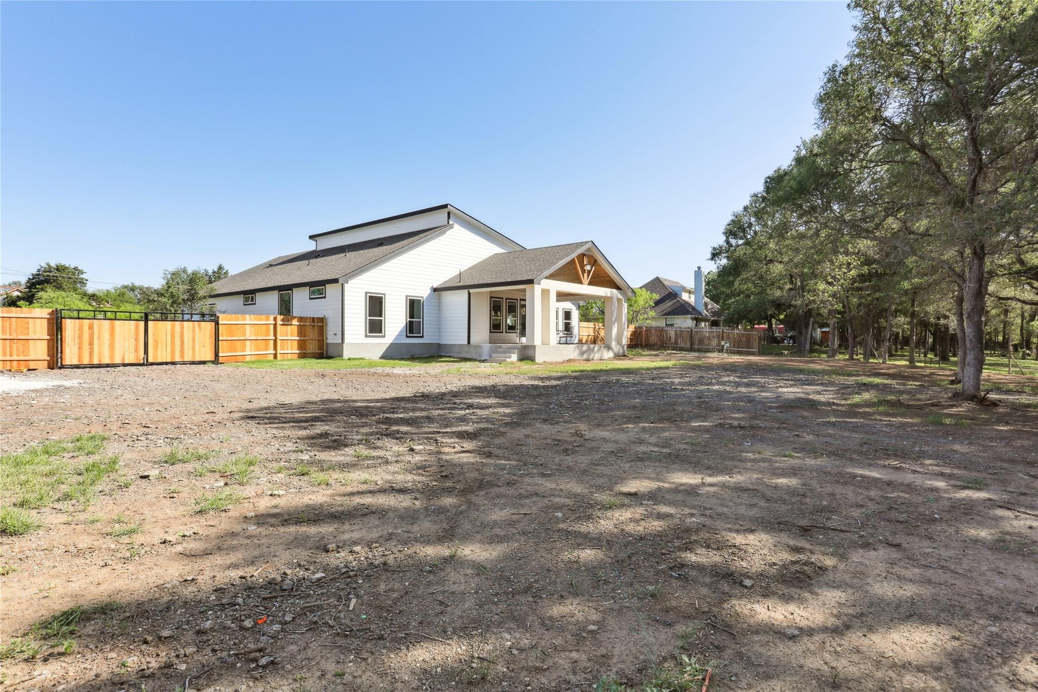 130 Creekwood Trl, Cedar Creek, TX 78612