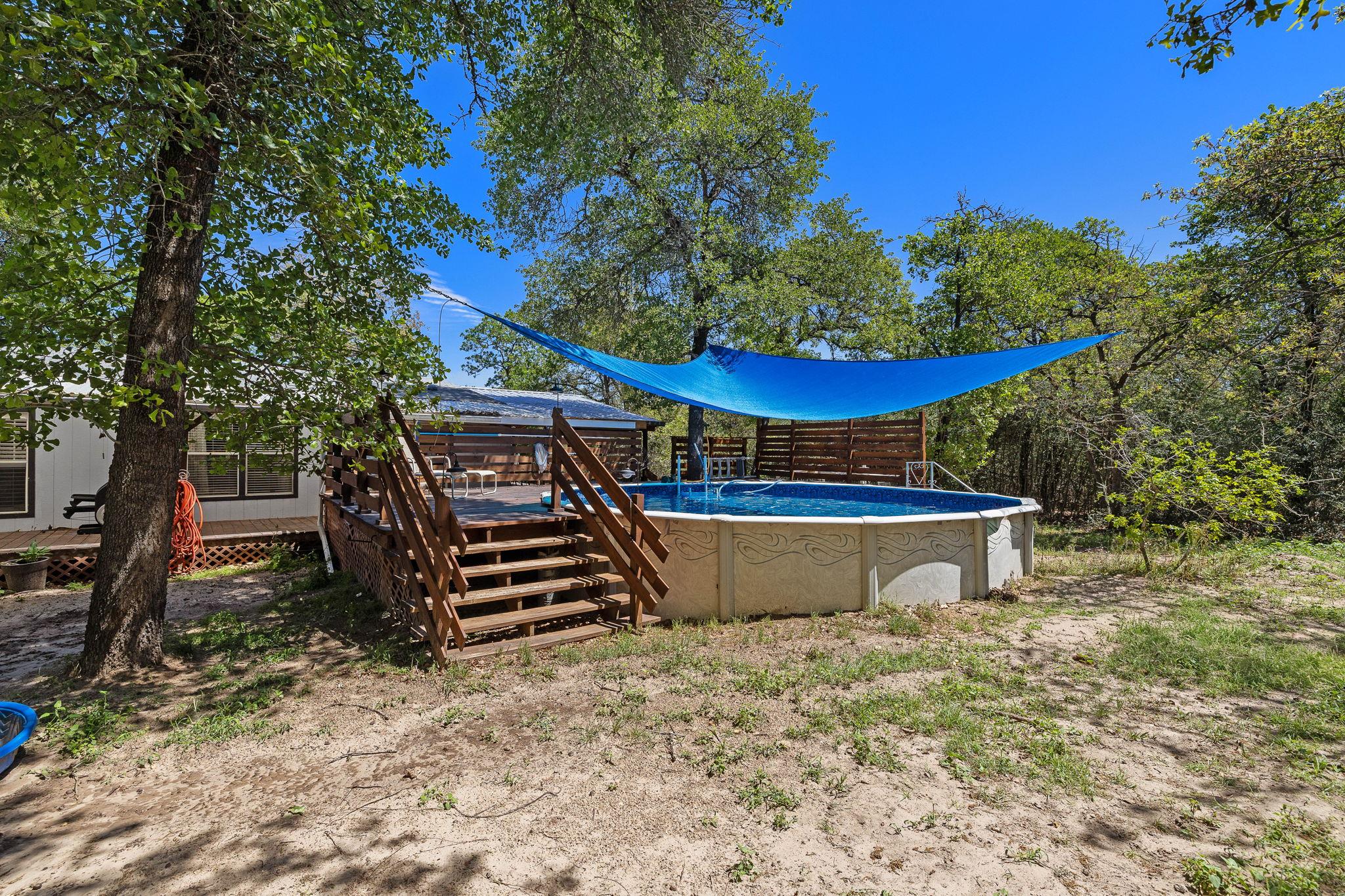 541 Hidden Oaks Dr, Elgin, TX 78621