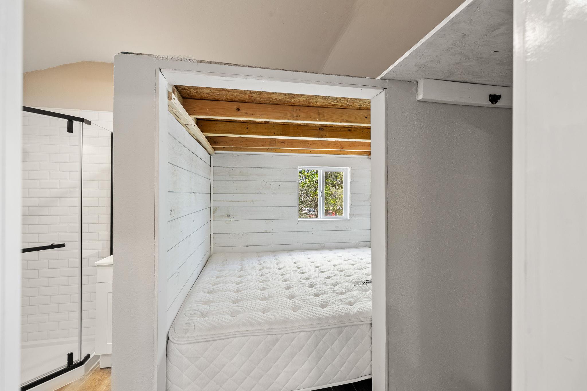 541 Hidden Oaks Dr, Elgin, TX 78621