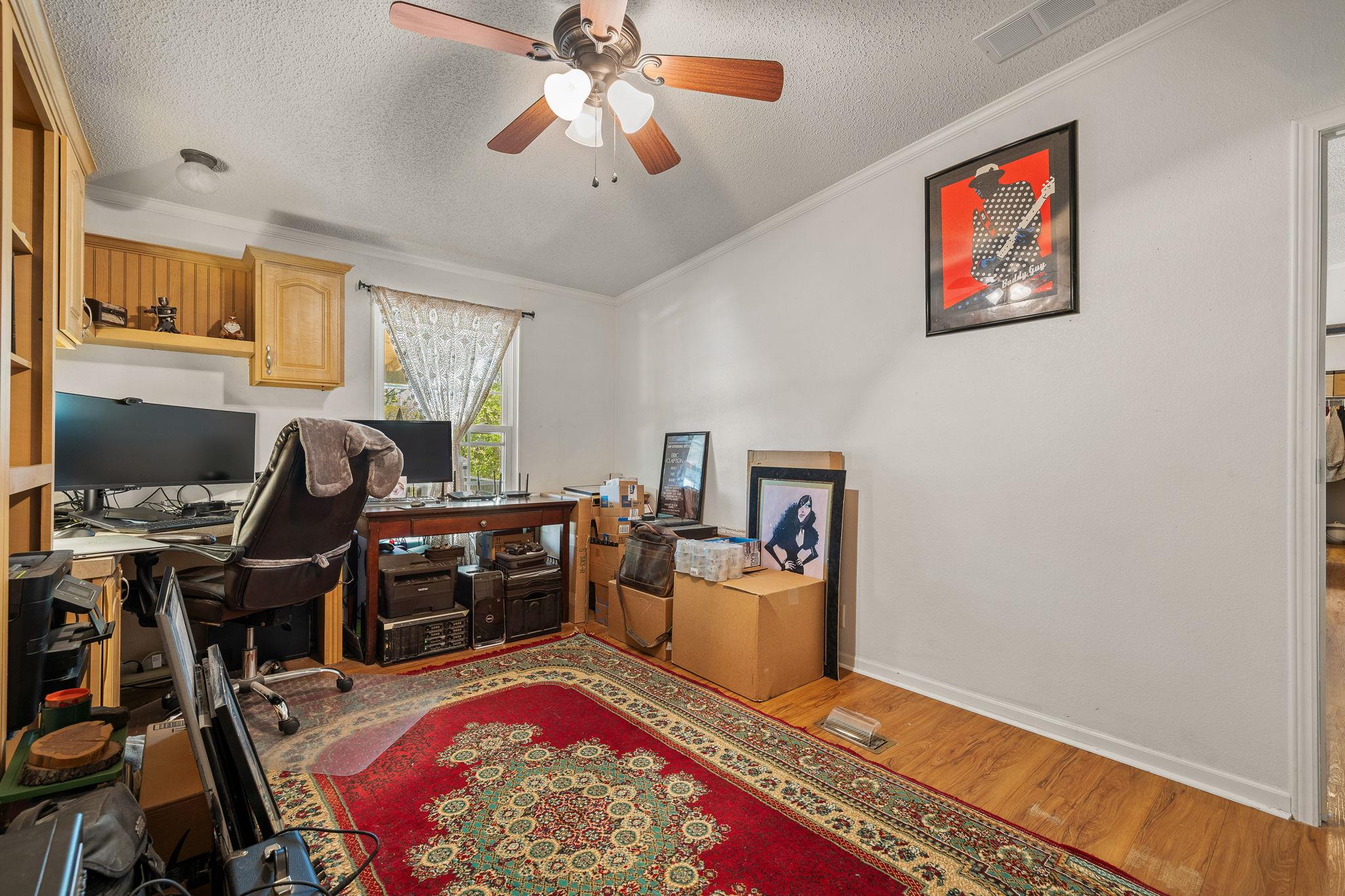 541 Hidden Oaks Dr, Elgin, TX 78621