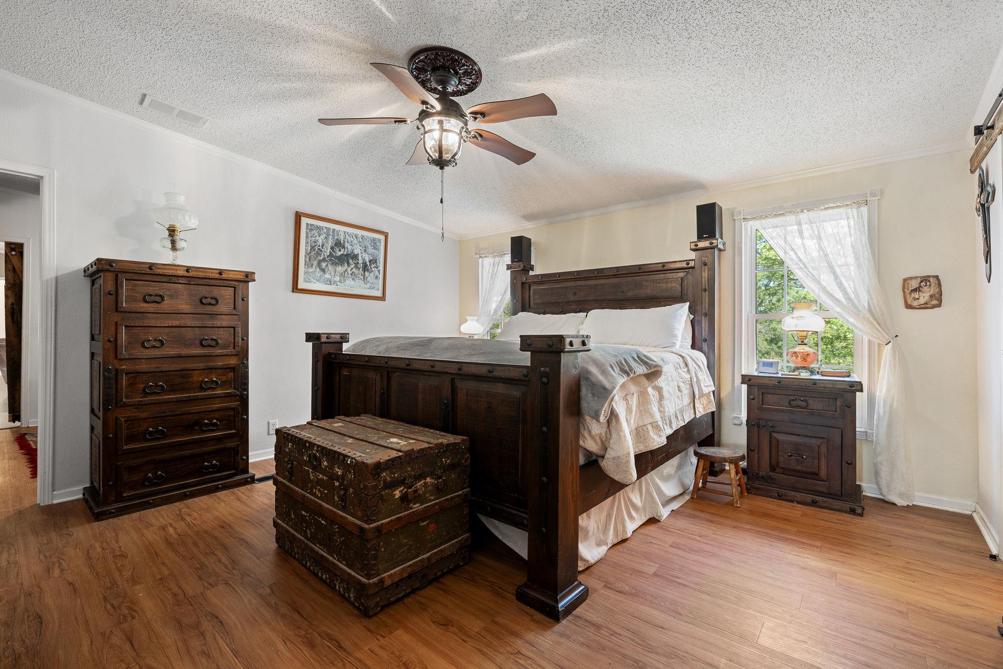 541 Hidden Oaks Dr, Elgin, TX 78621