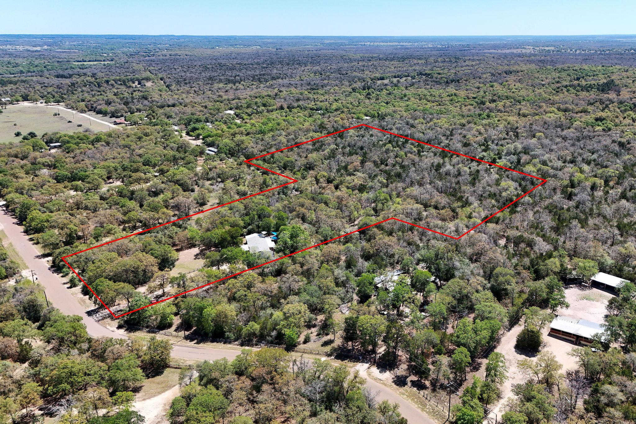 541 Hidden Oaks Dr, Elgin, TX 78621