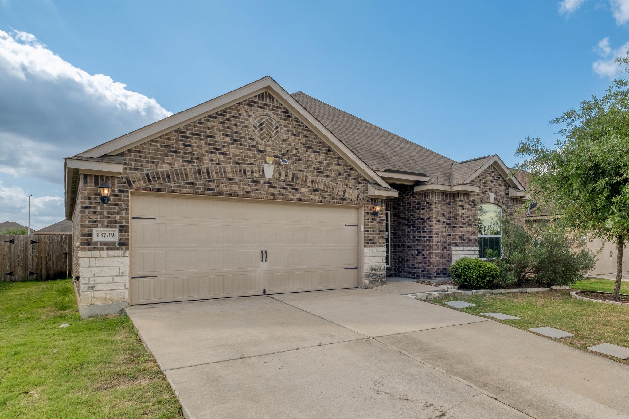 13709 Nelson Houser St, Manor, TX 78653