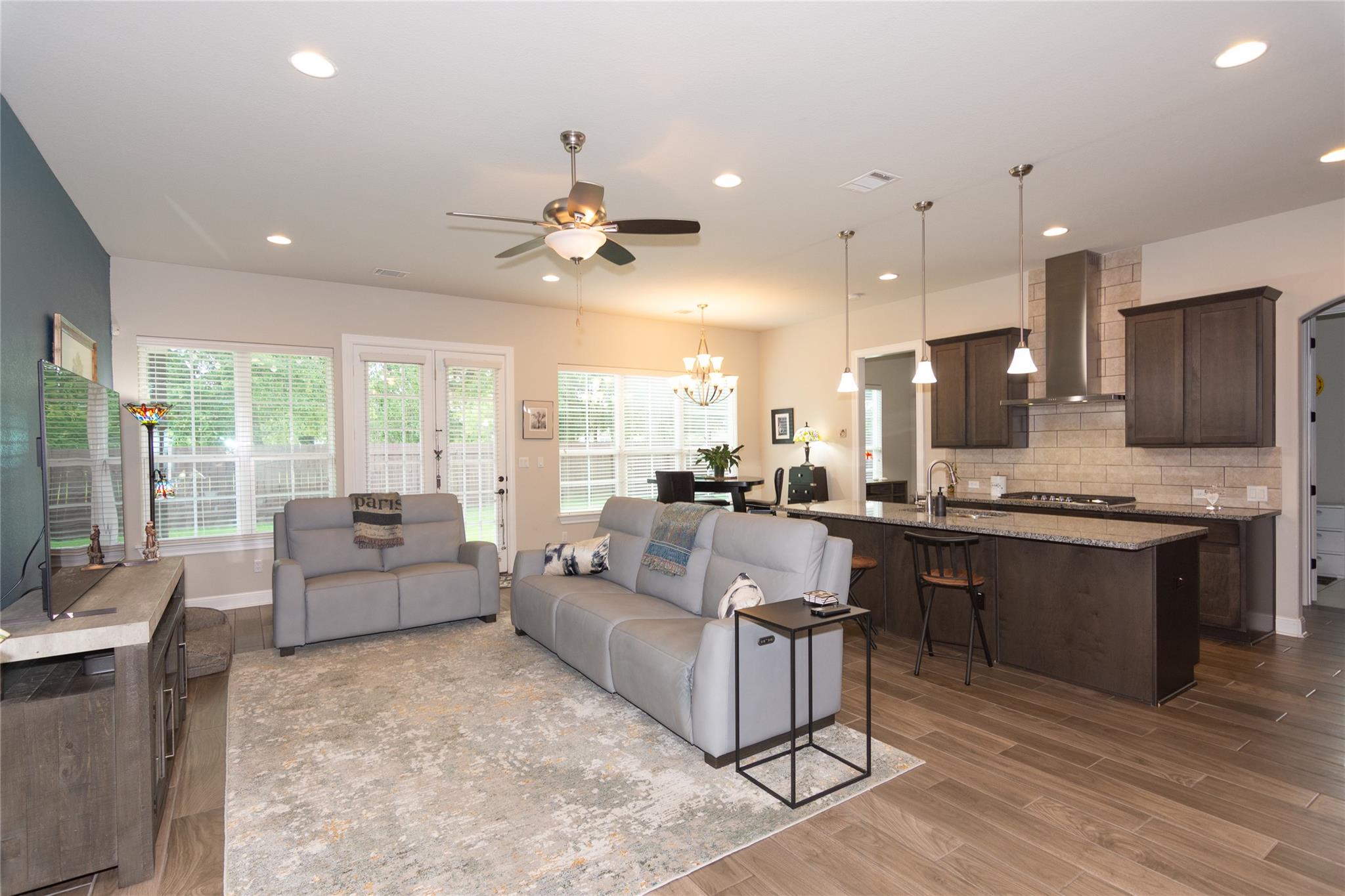 4733 Collins St # 610, Round Rock, TX 78681