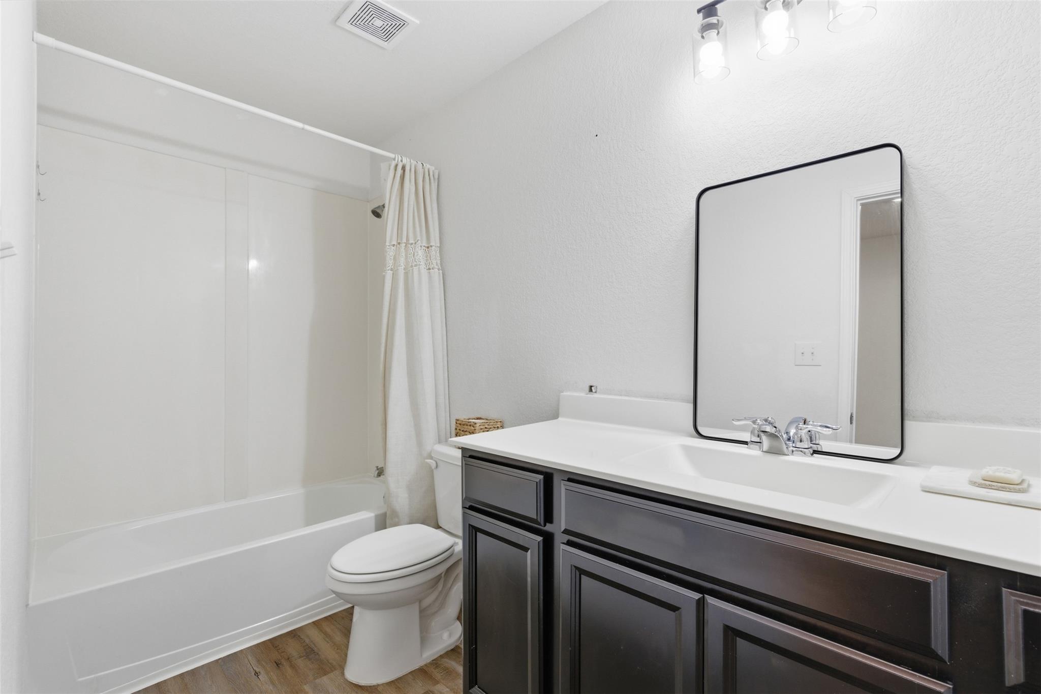 348 Bell Rings Dr, Jarrell, TX 76537