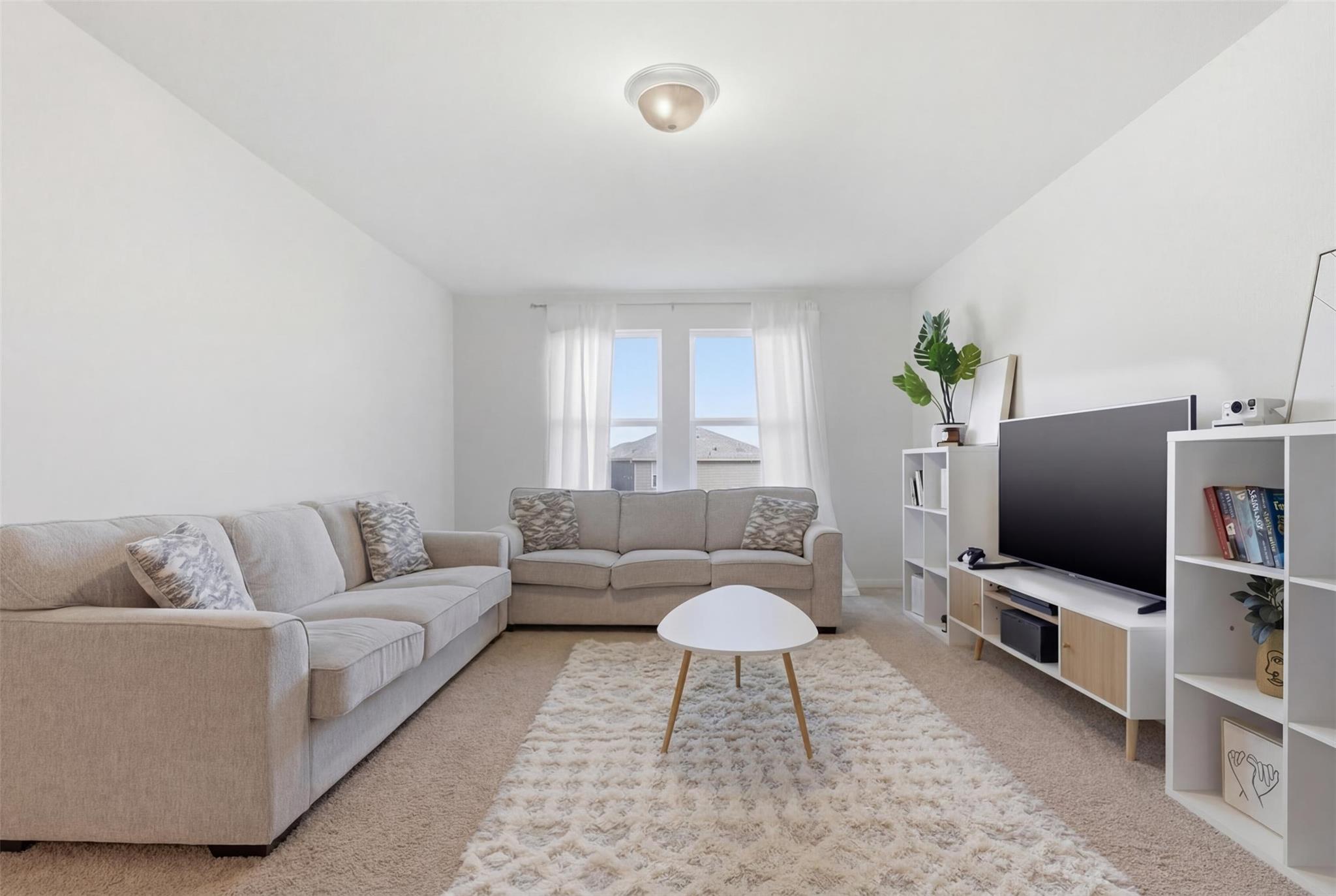 348 Bell Rings Dr, Jarrell, TX 76537