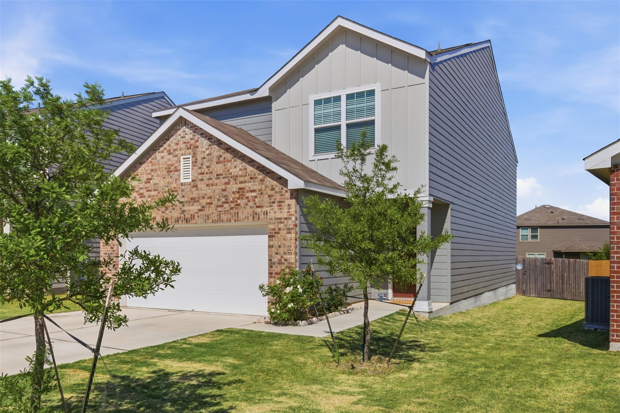 348 Bell Rings Dr, Jarrell, TX 76537
