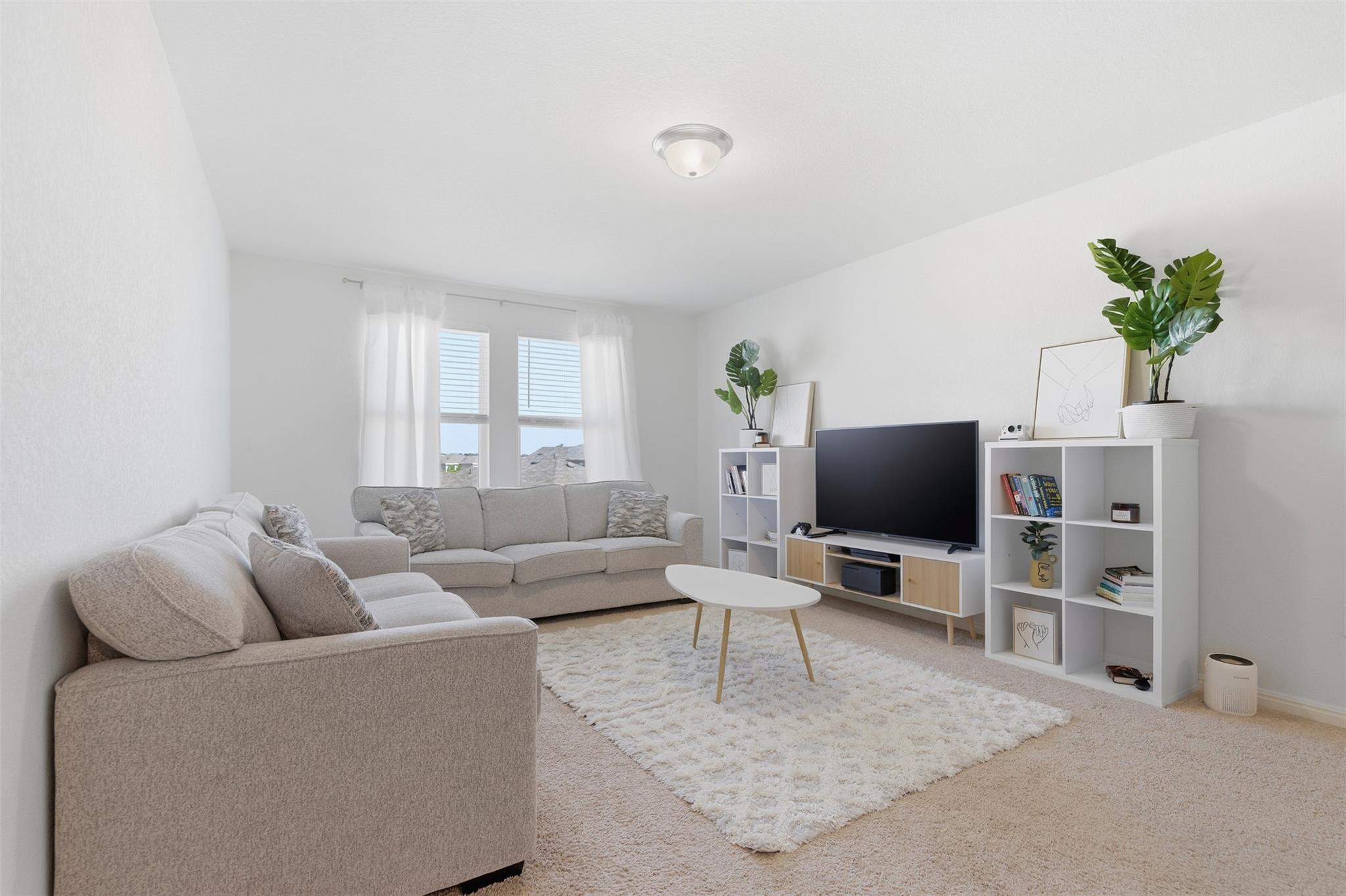 348 Bell Rings Dr, Jarrell, TX 76537