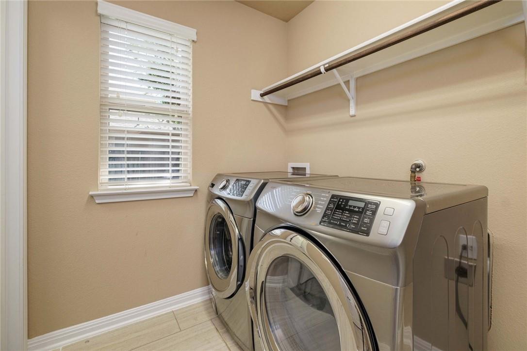 375 Enchanted Woods Trl, Buda, TX 78610