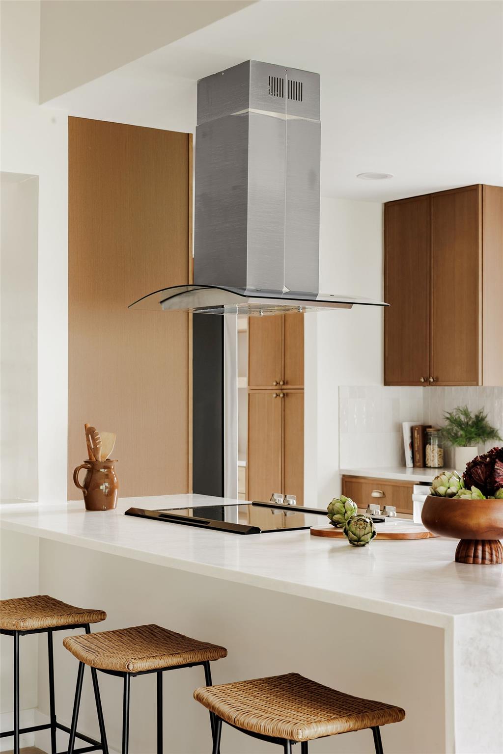 2401 Vassal Dr, Austin, TX 78748