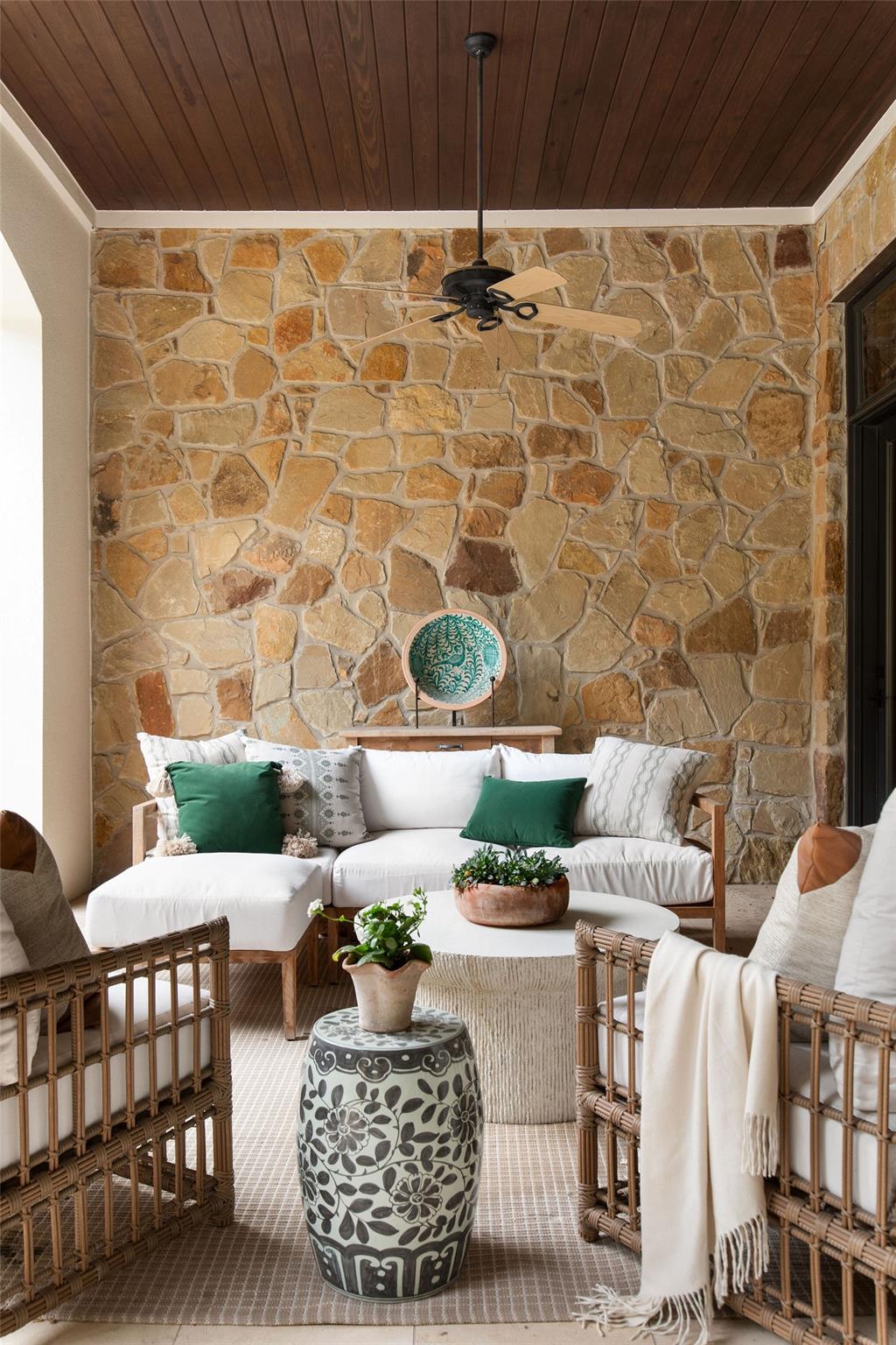 600 Logans Ln, Austin, TX 78746