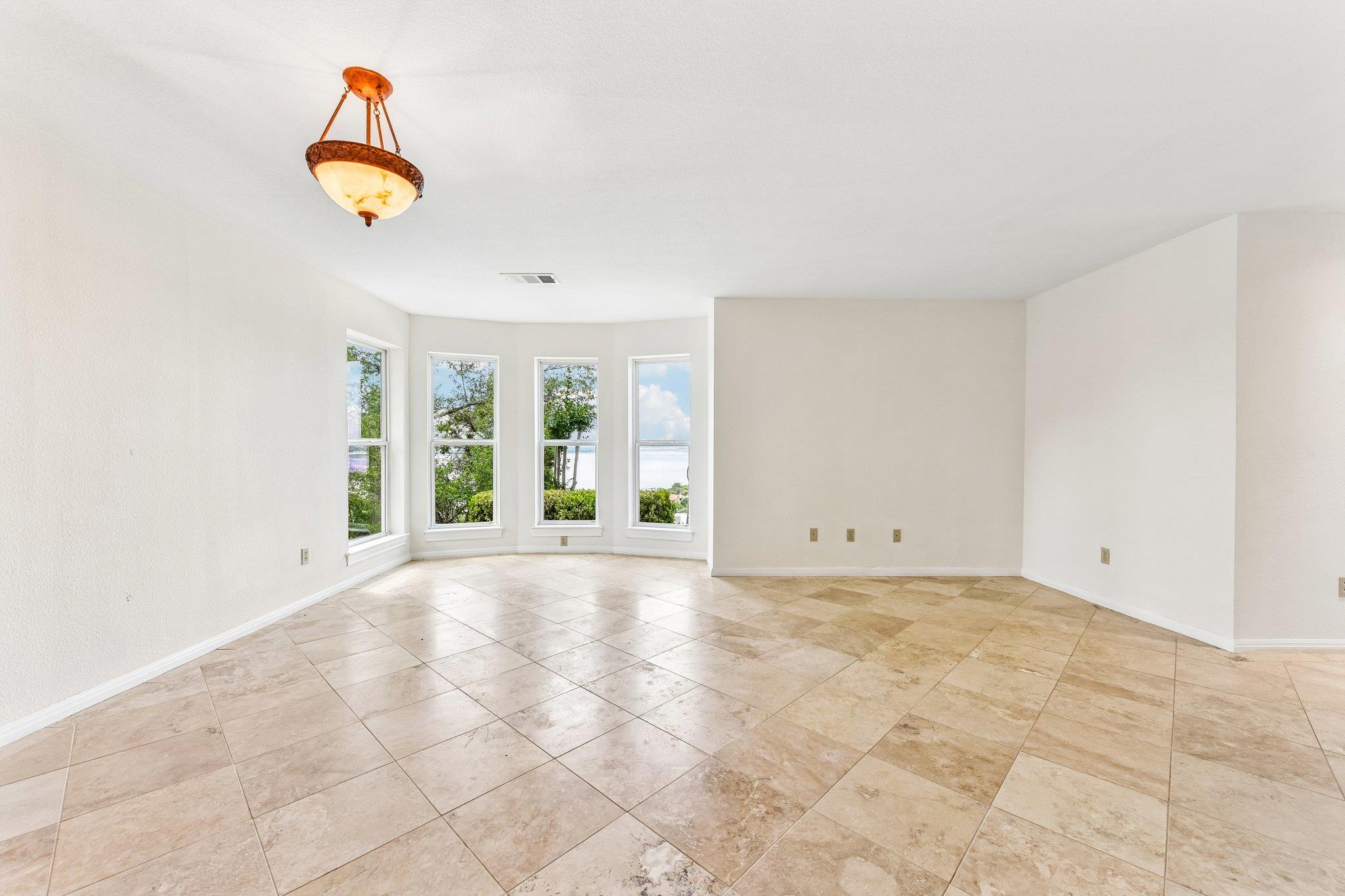 14004 Skyline Dr, Austin, TX 78732