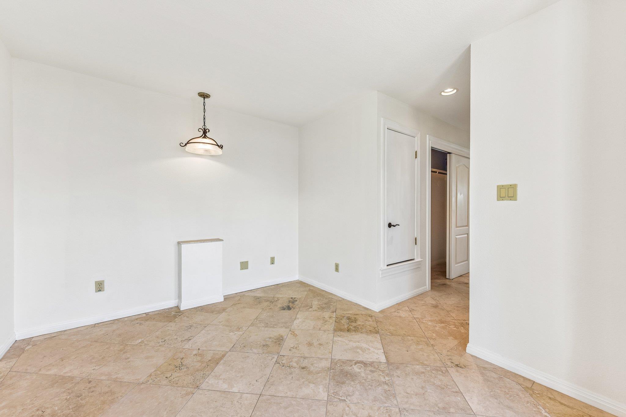 14004 Skyline Dr, Austin, TX 78732