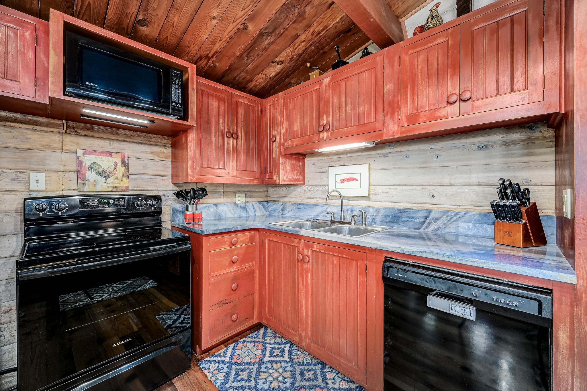 900 Box Canyon Rd, Wimberley, TX 78676