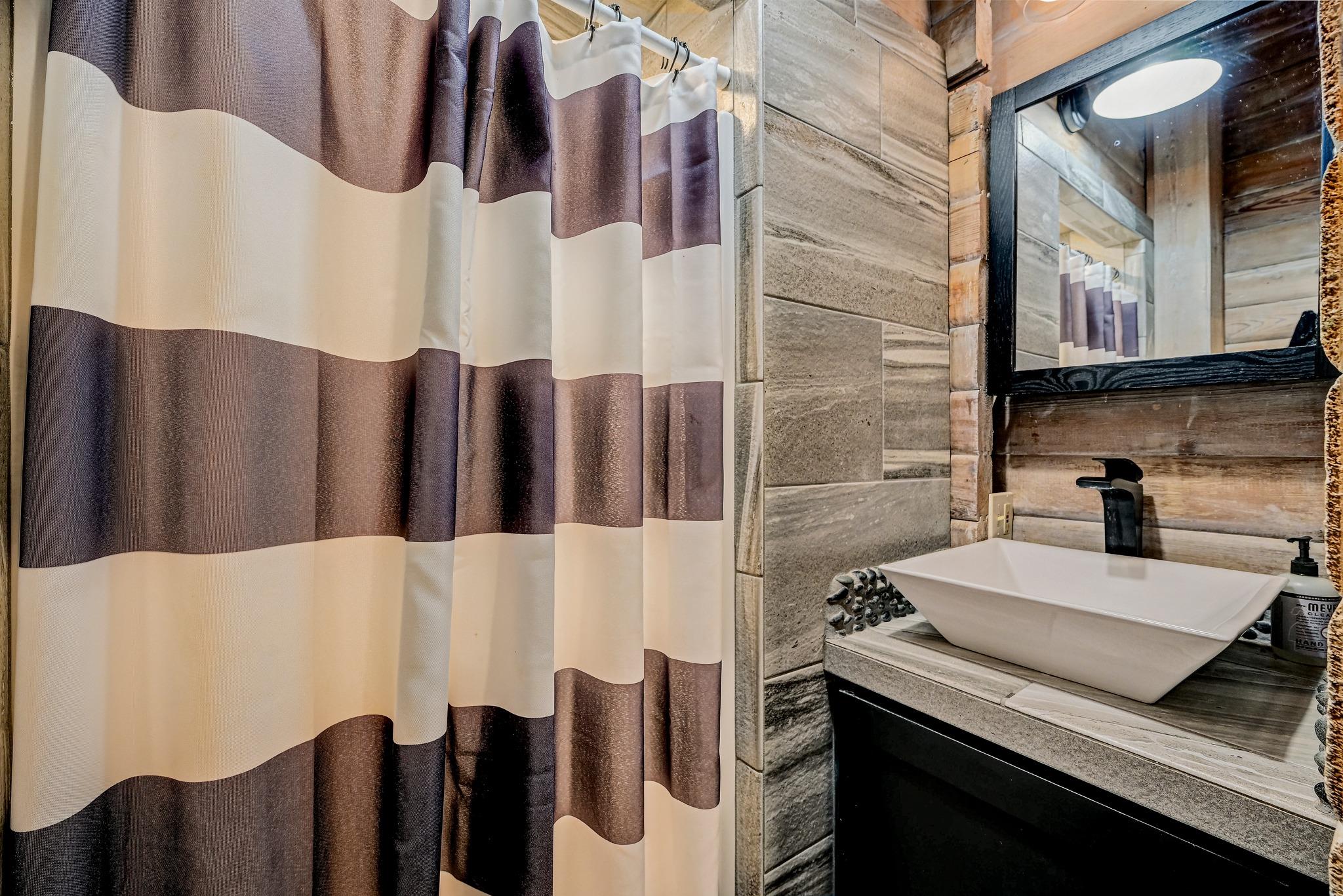 900 Box Canyon Rd, Wimberley, TX 78676