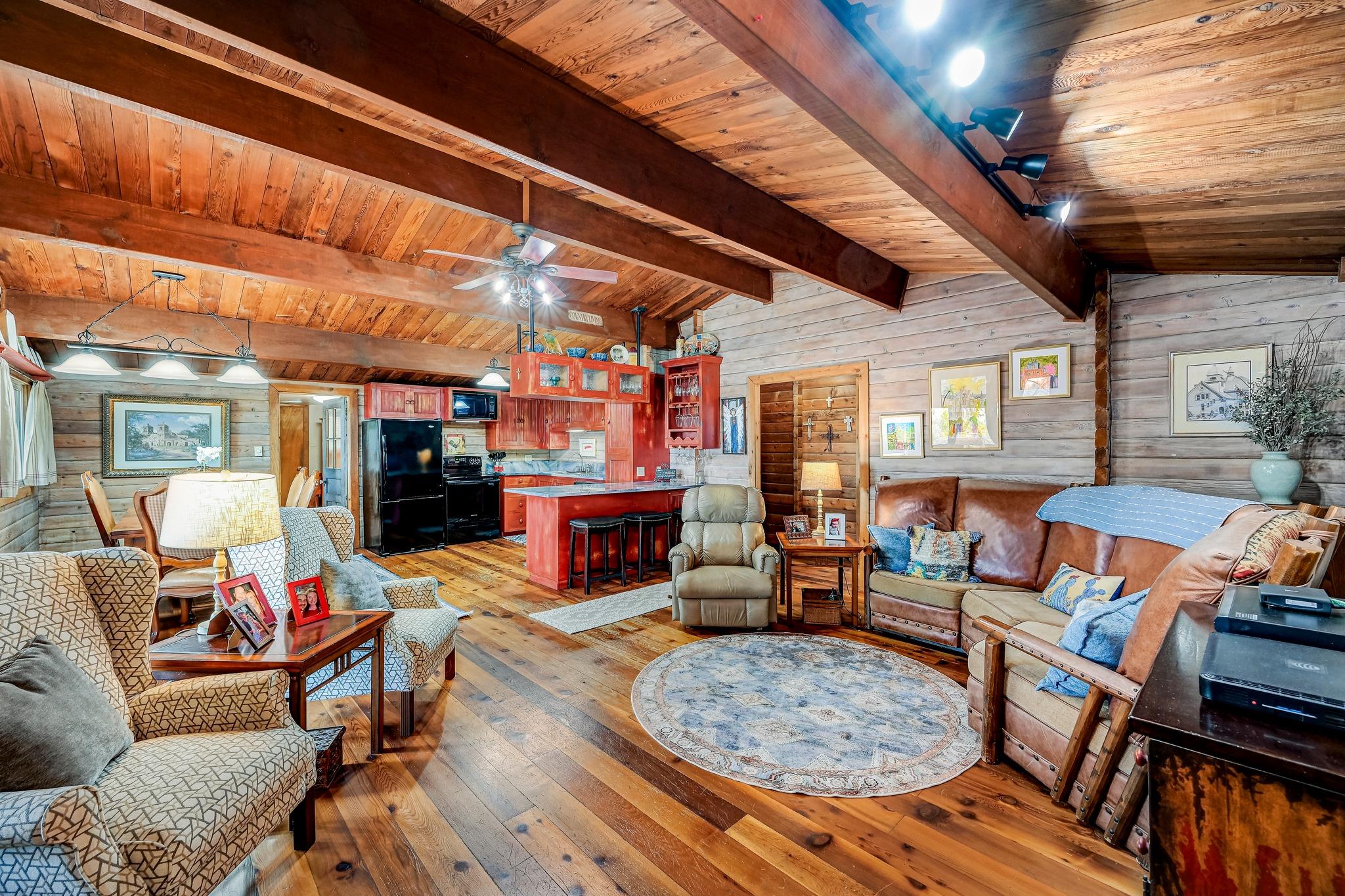 900 Box Canyon Rd, Wimberley, TX 78676