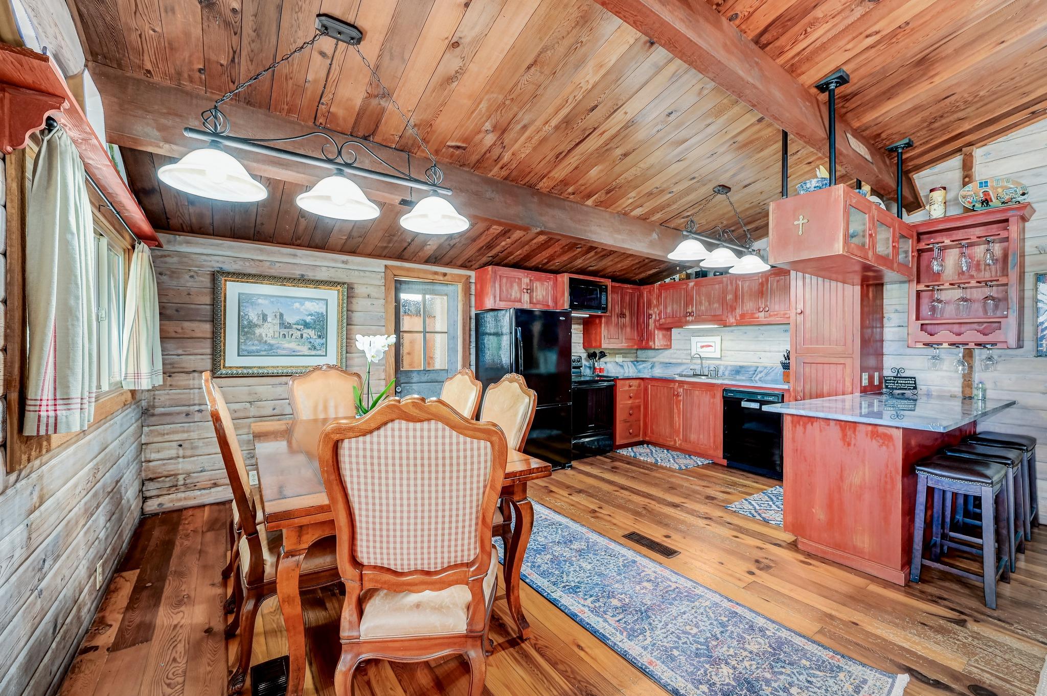 900 Box Canyon Rd, Wimberley, TX 78676