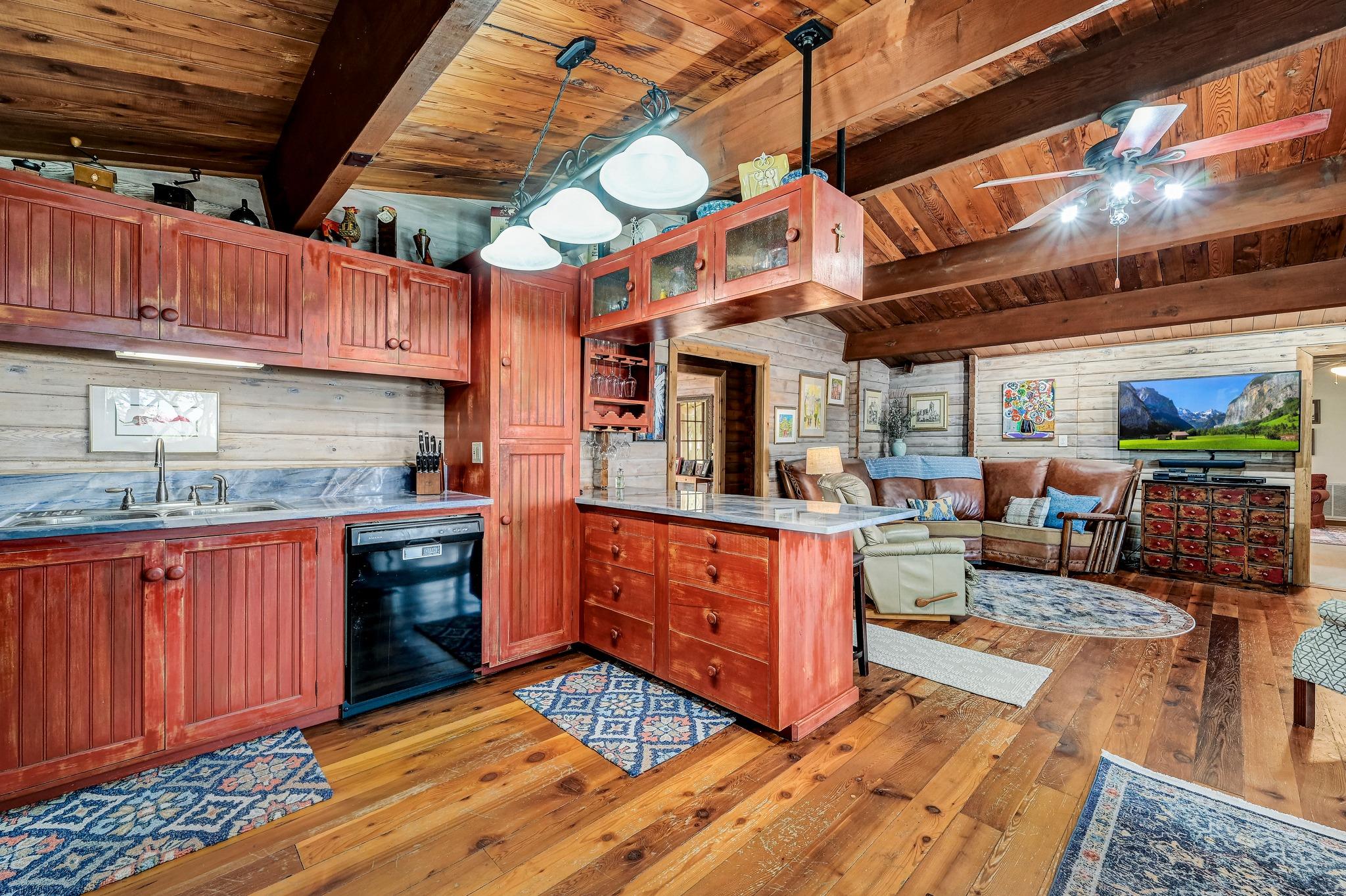 900 Box Canyon Rd, Wimberley, TX 78676