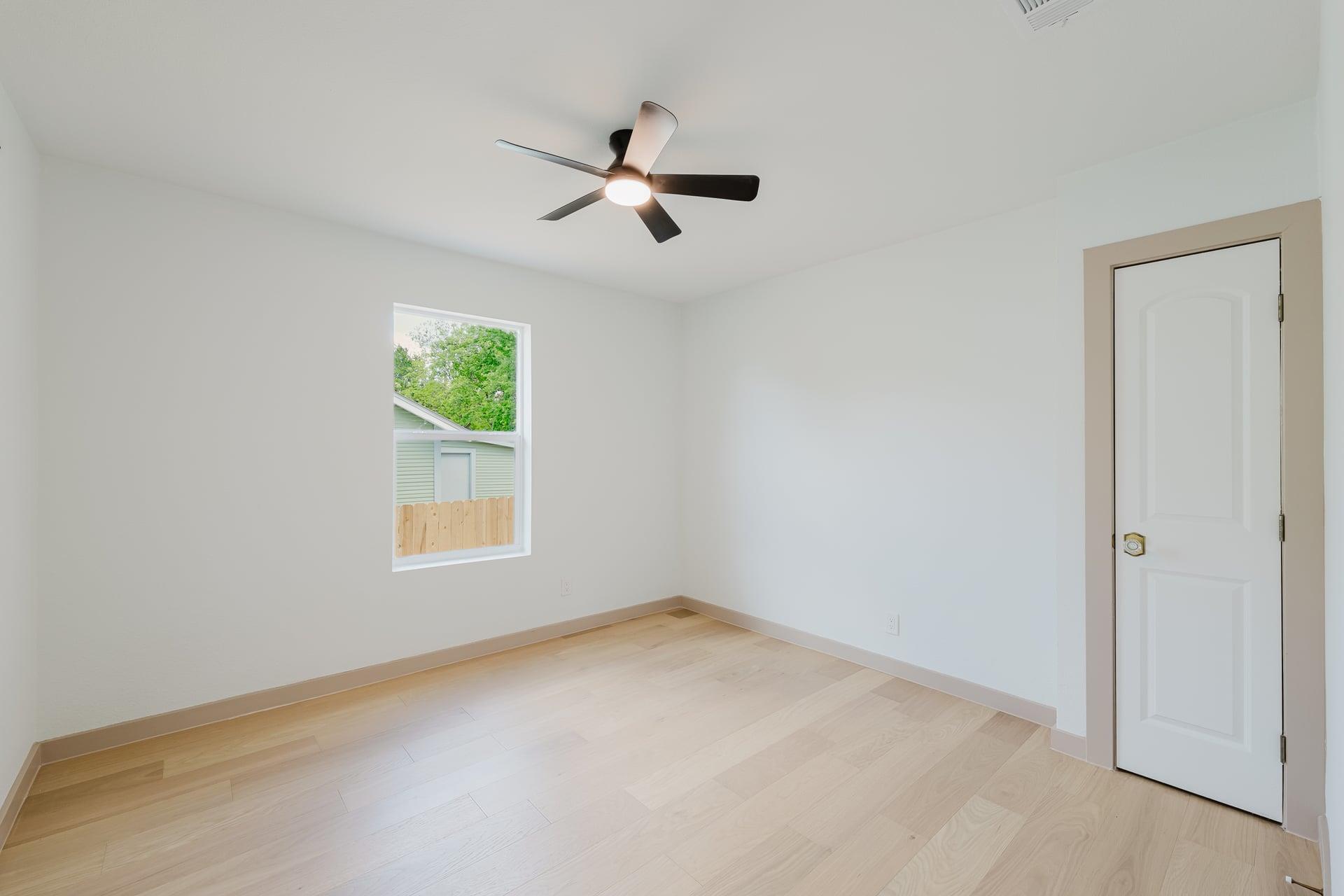 1905 E 21 St, Austin, TX 78722