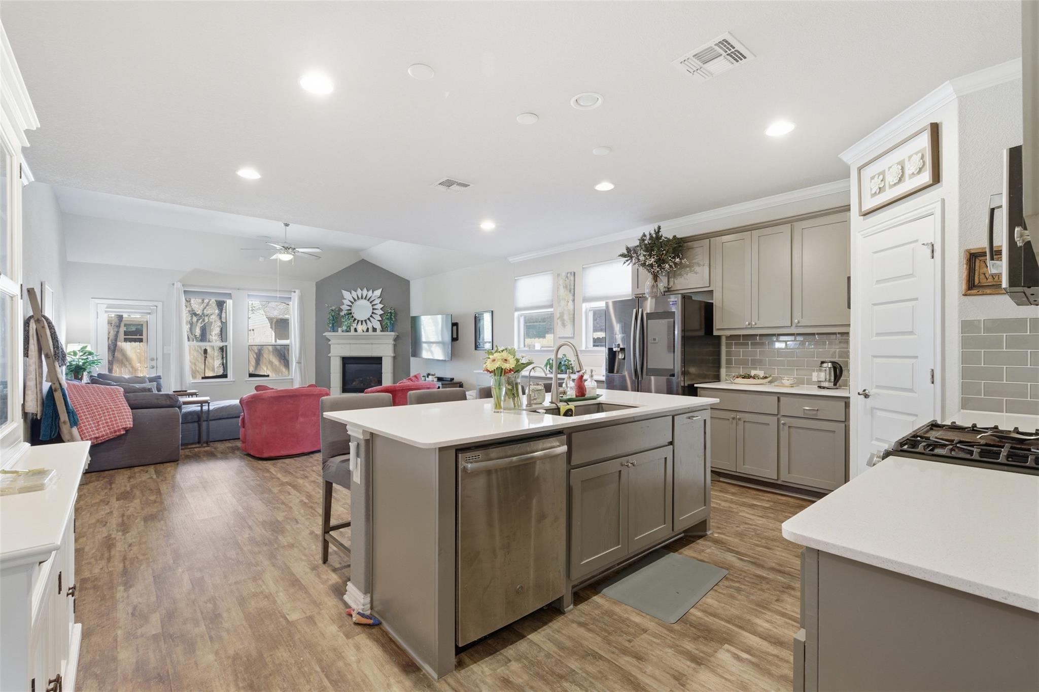 170 Rosling Dr, Buda, TX 78610