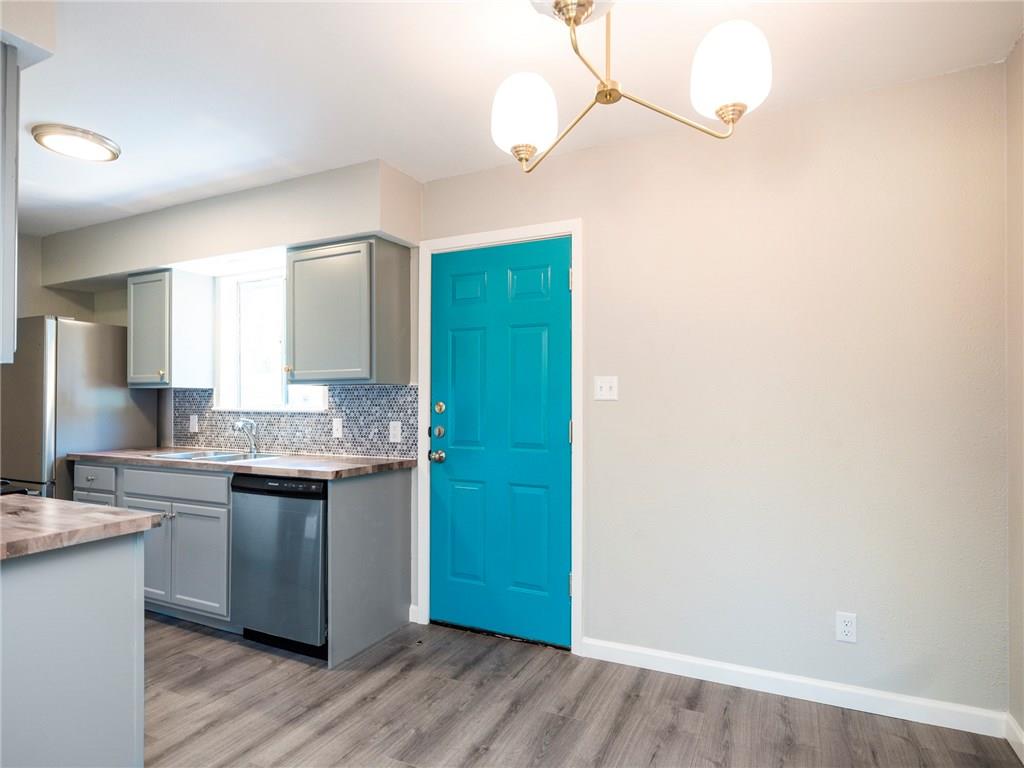 2524 Glen Springs Way # B, Austin, TX 78741