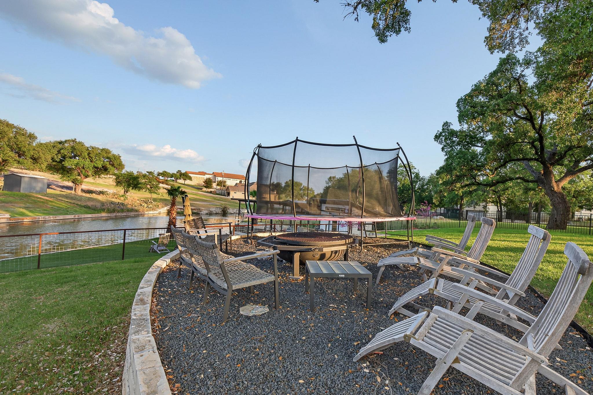 909 Belaire Dr, Granite Shoals, TX 78654