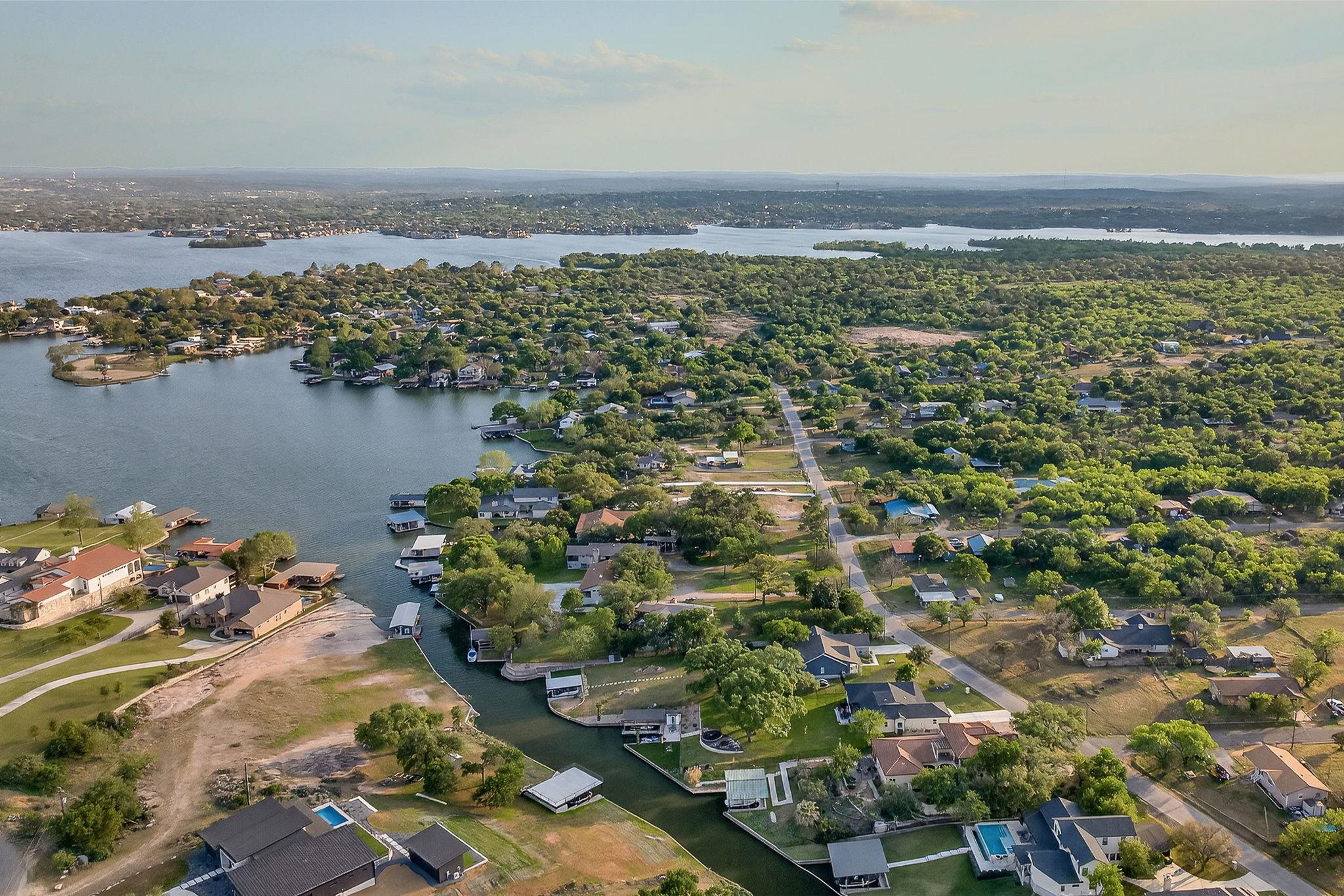 909 Belaire Dr, Granite Shoals, TX 78654