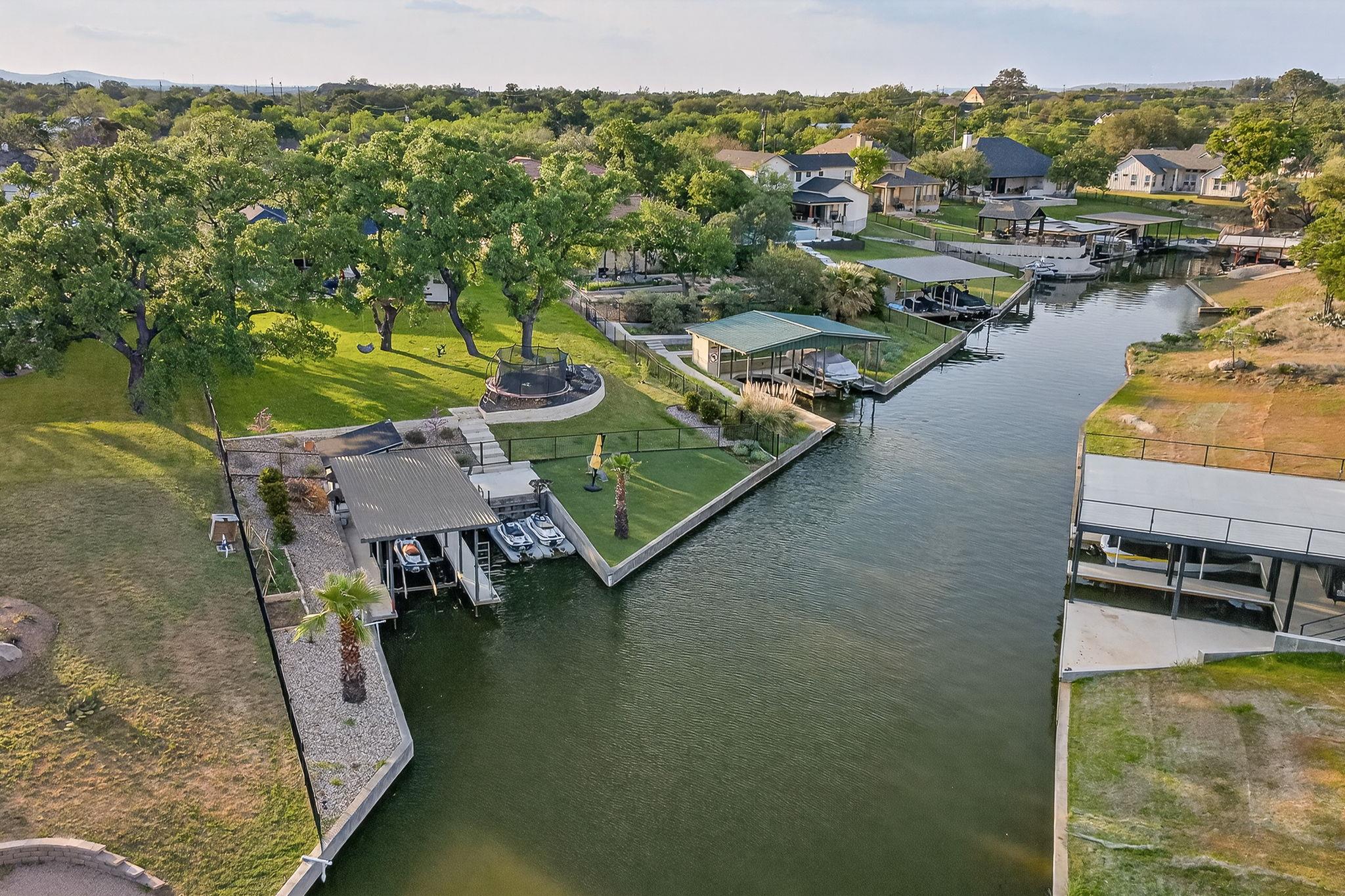 909 Belaire Dr, Granite Shoals, TX 78654