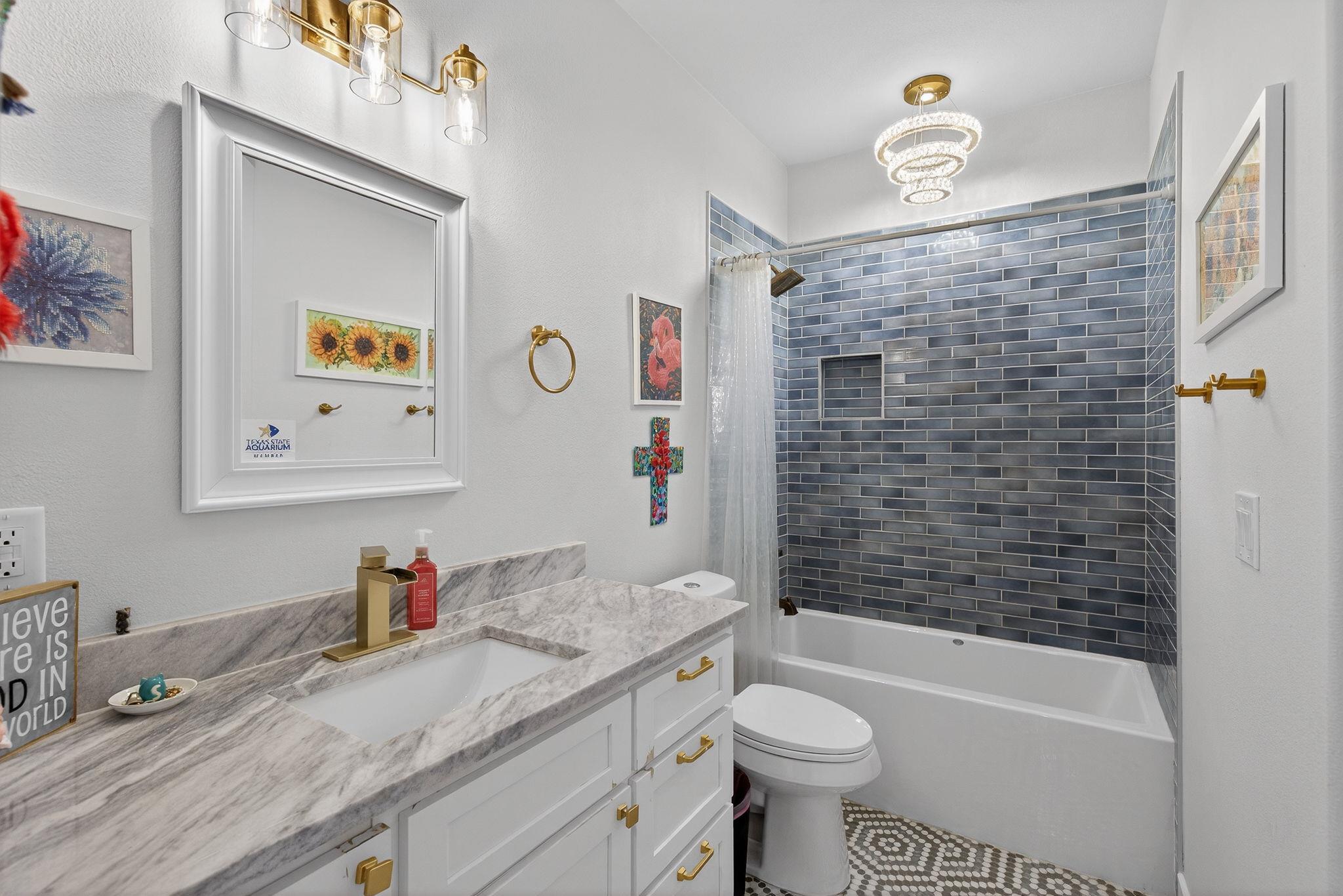 909 Belaire Dr, Granite Shoals, TX 78654