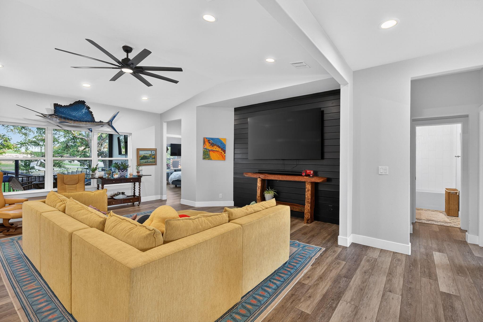 909 Belaire Dr, Granite Shoals, TX 78654