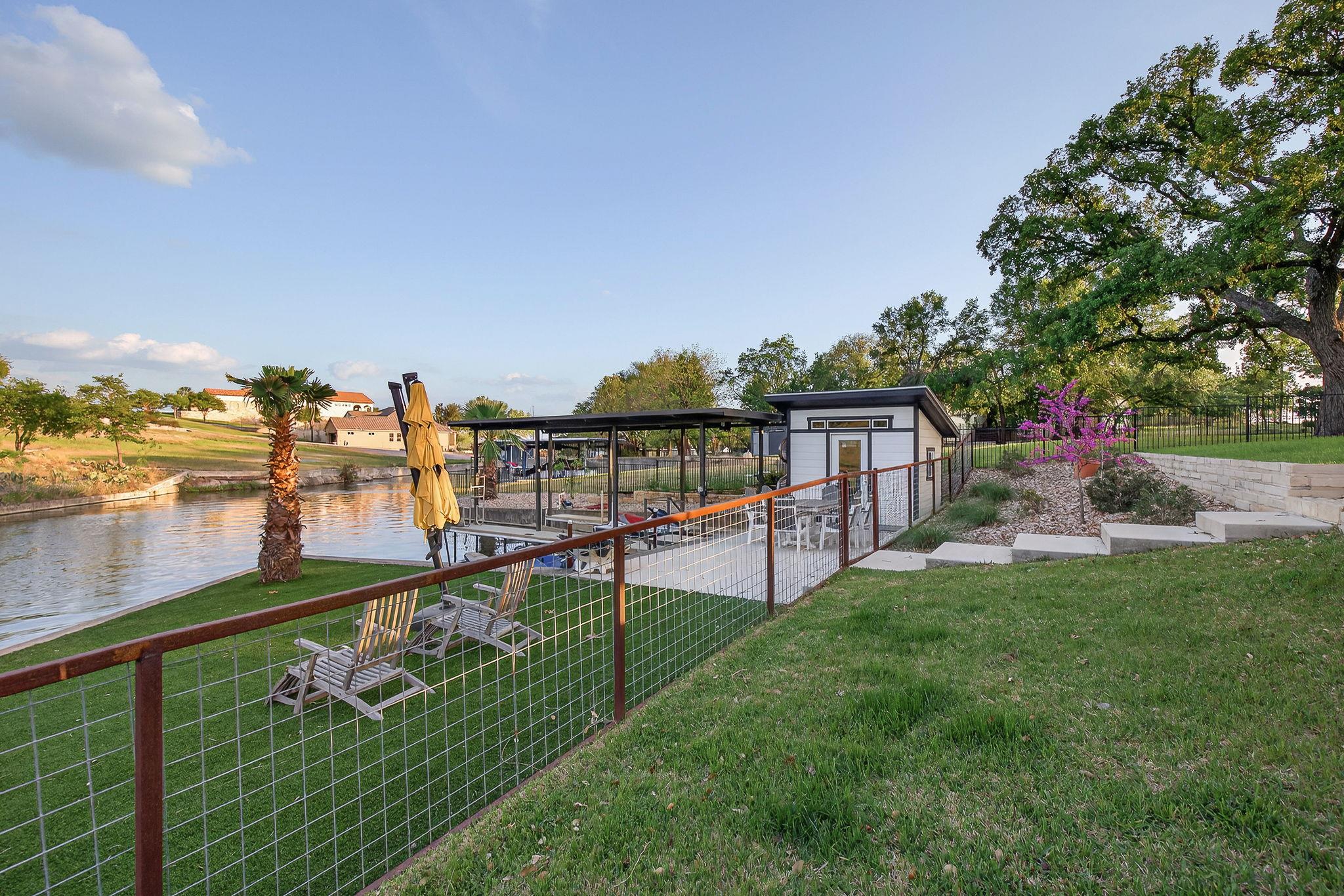 909 Belaire Dr, Granite Shoals, TX 78654