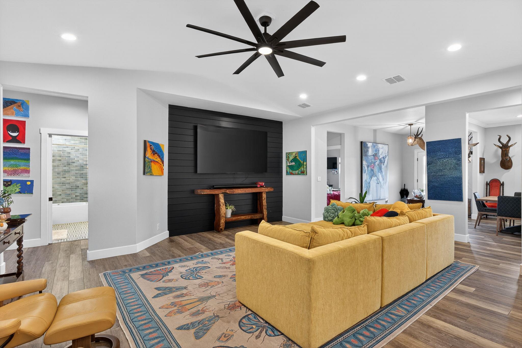 909 Belaire Dr, Granite Shoals, TX 78654