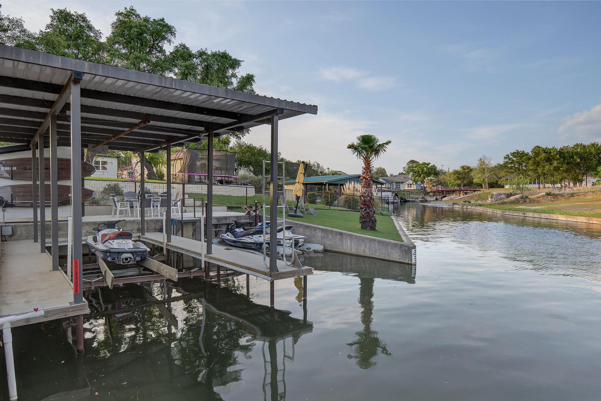 909 Belaire Dr, Granite Shoals, TX 78654