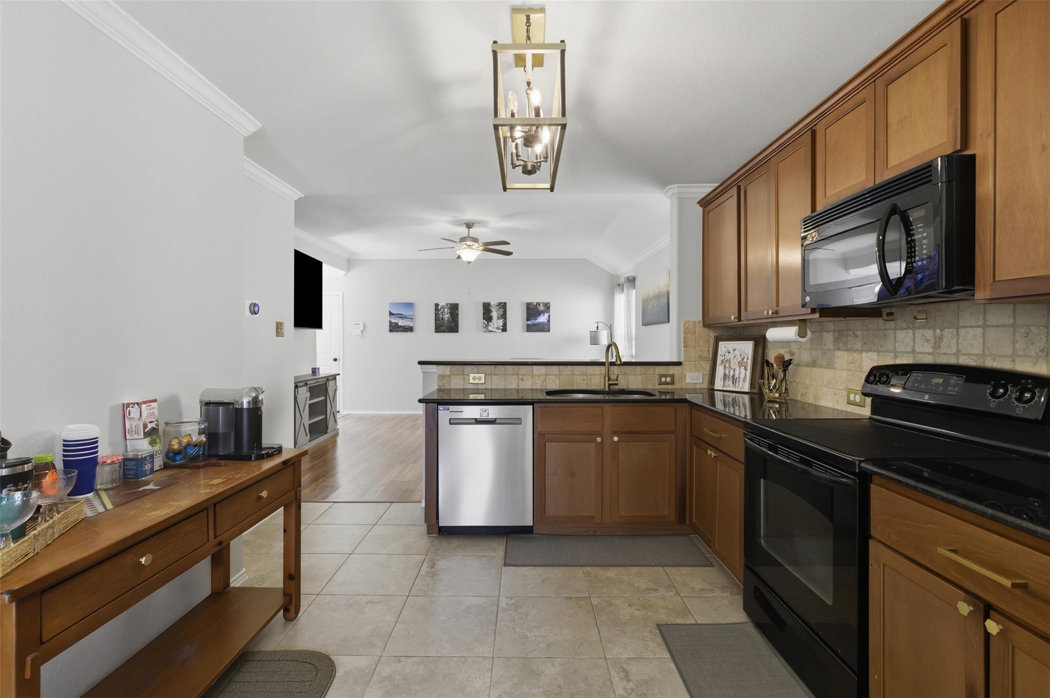 604 Mourning Dove Ln, Leander, TX 78641