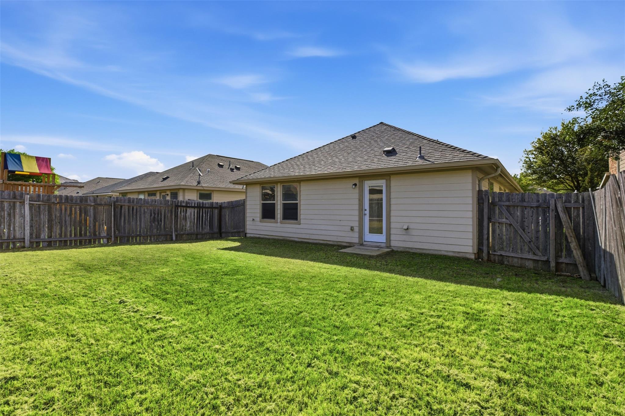 604 Mourning Dove Ln, Leander, TX 78641