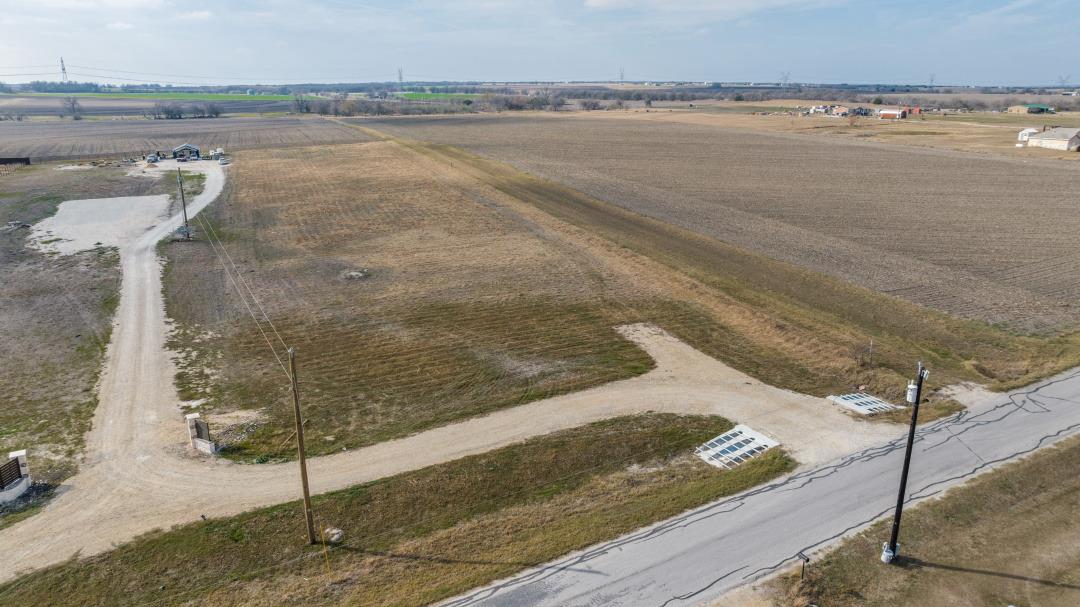 709 County Road 333, Granger, TX 76530