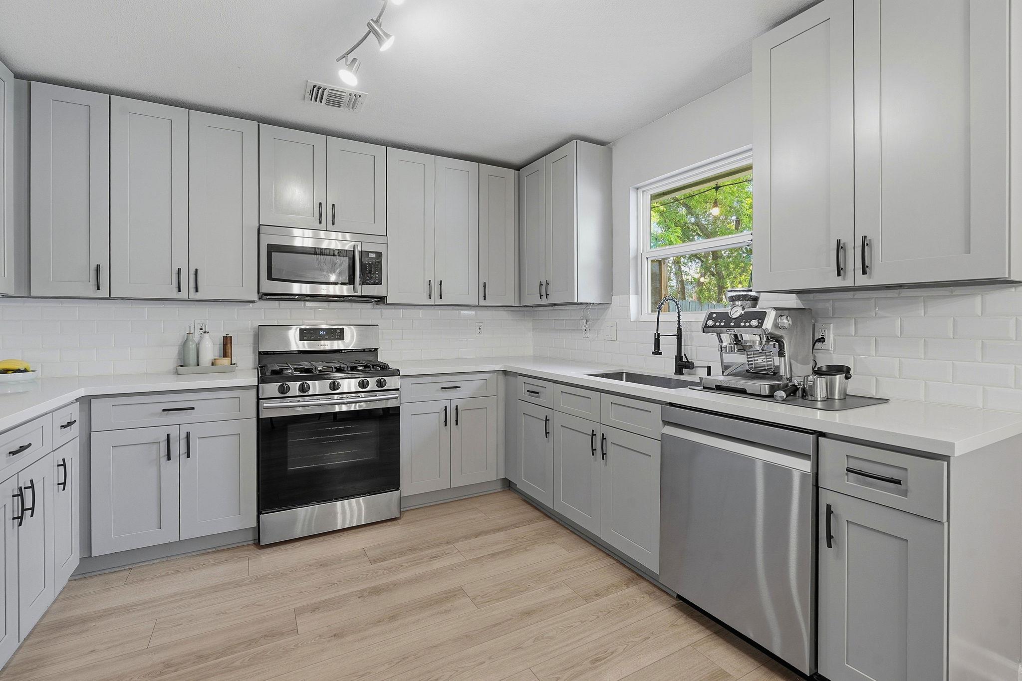 5804 Brook Valley Dr, Austin, TX 78724