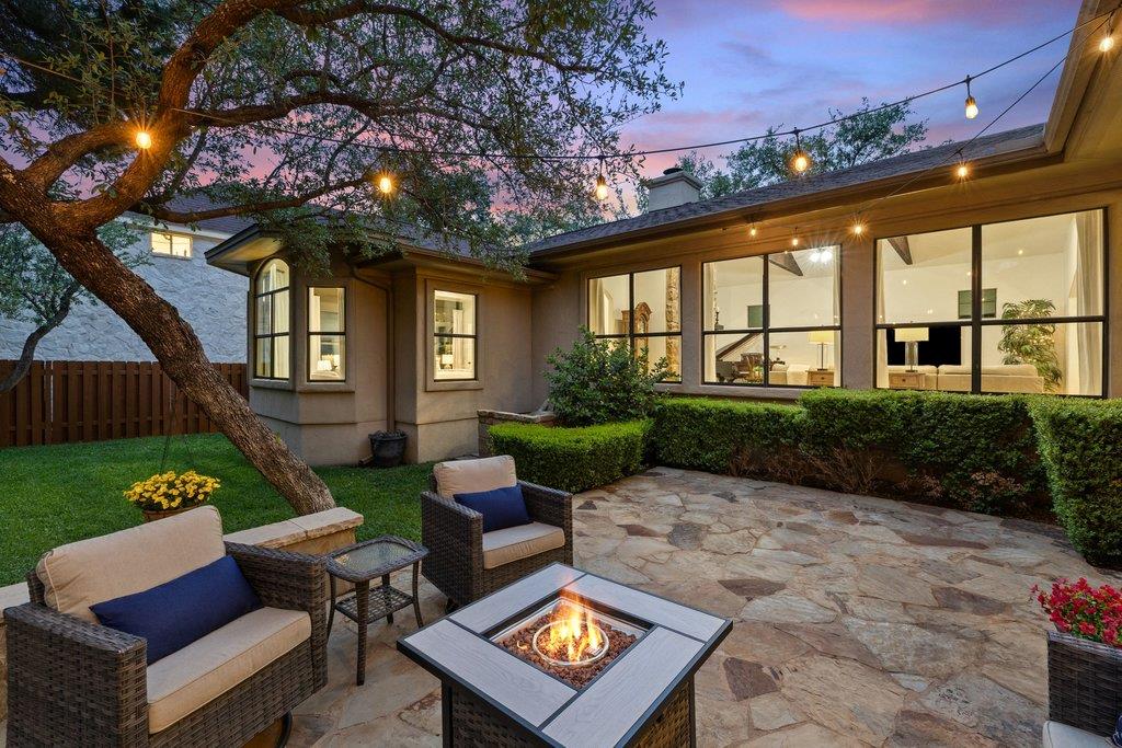 102 Blue Jay Dr, Lakeway, TX 78734