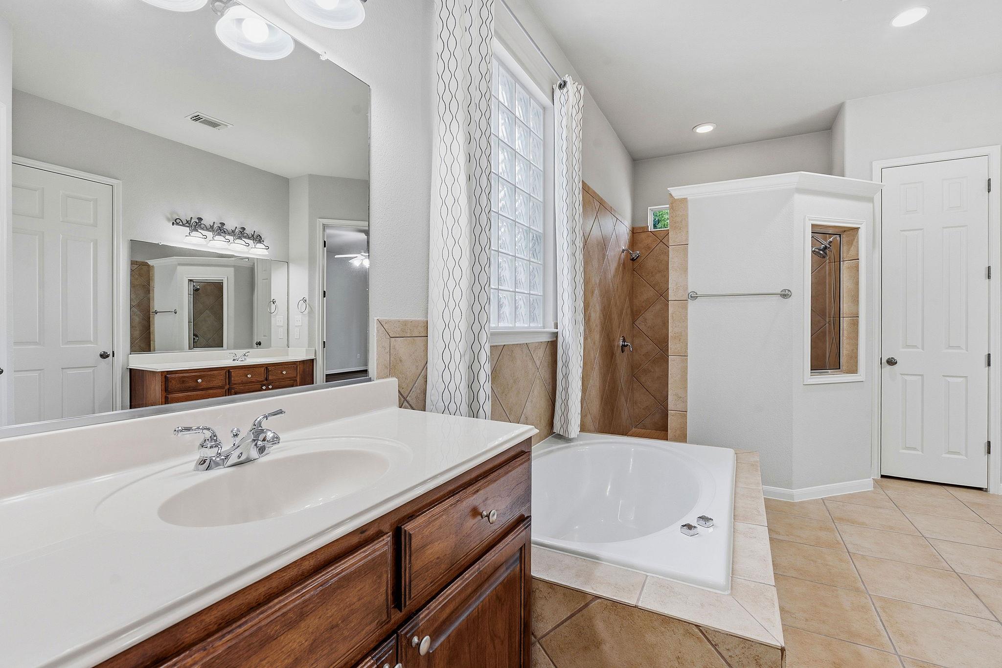 171 Brighton Ln Ln, Austin, TX 78737