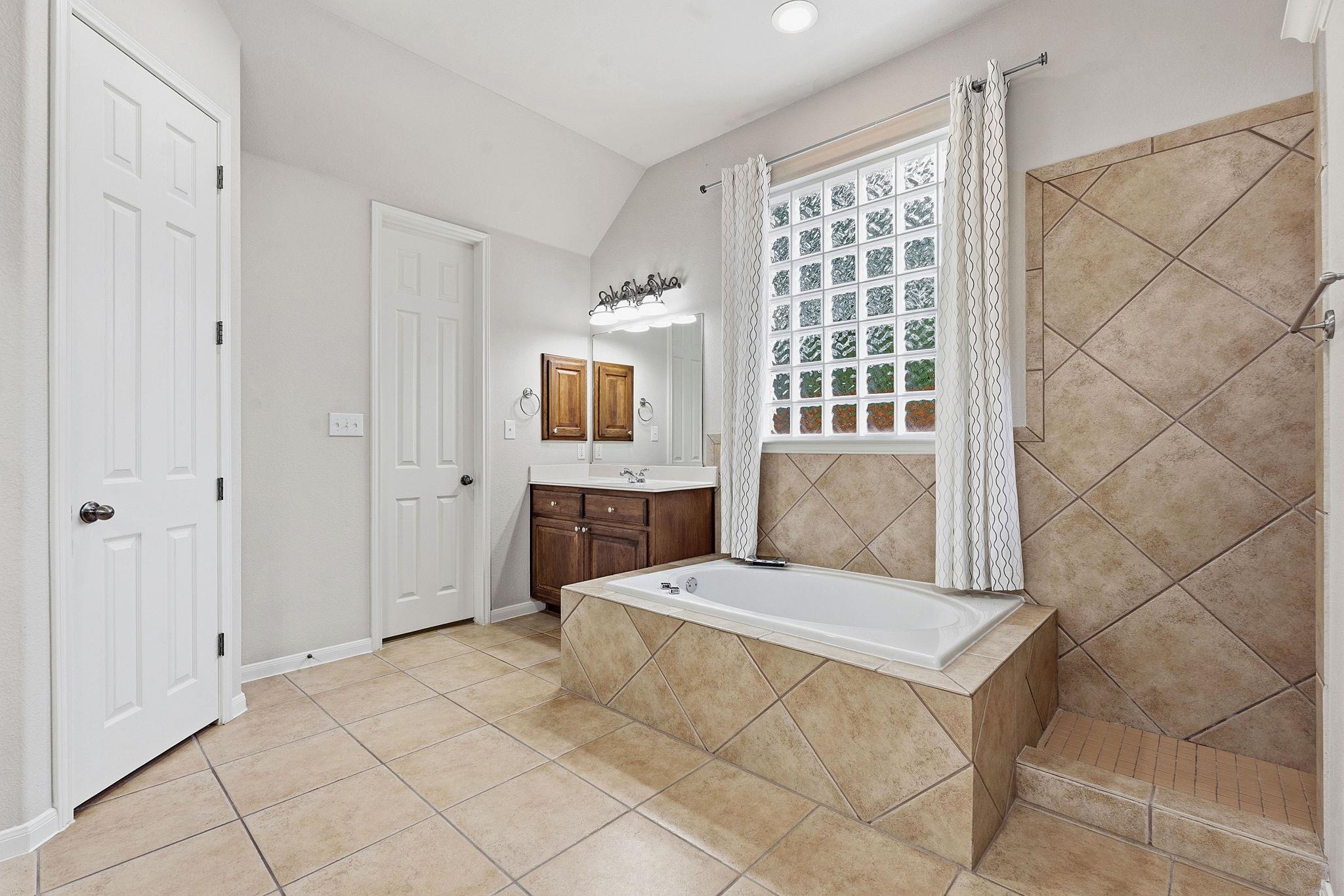 171 Brighton Ln Ln, Austin, TX 78737