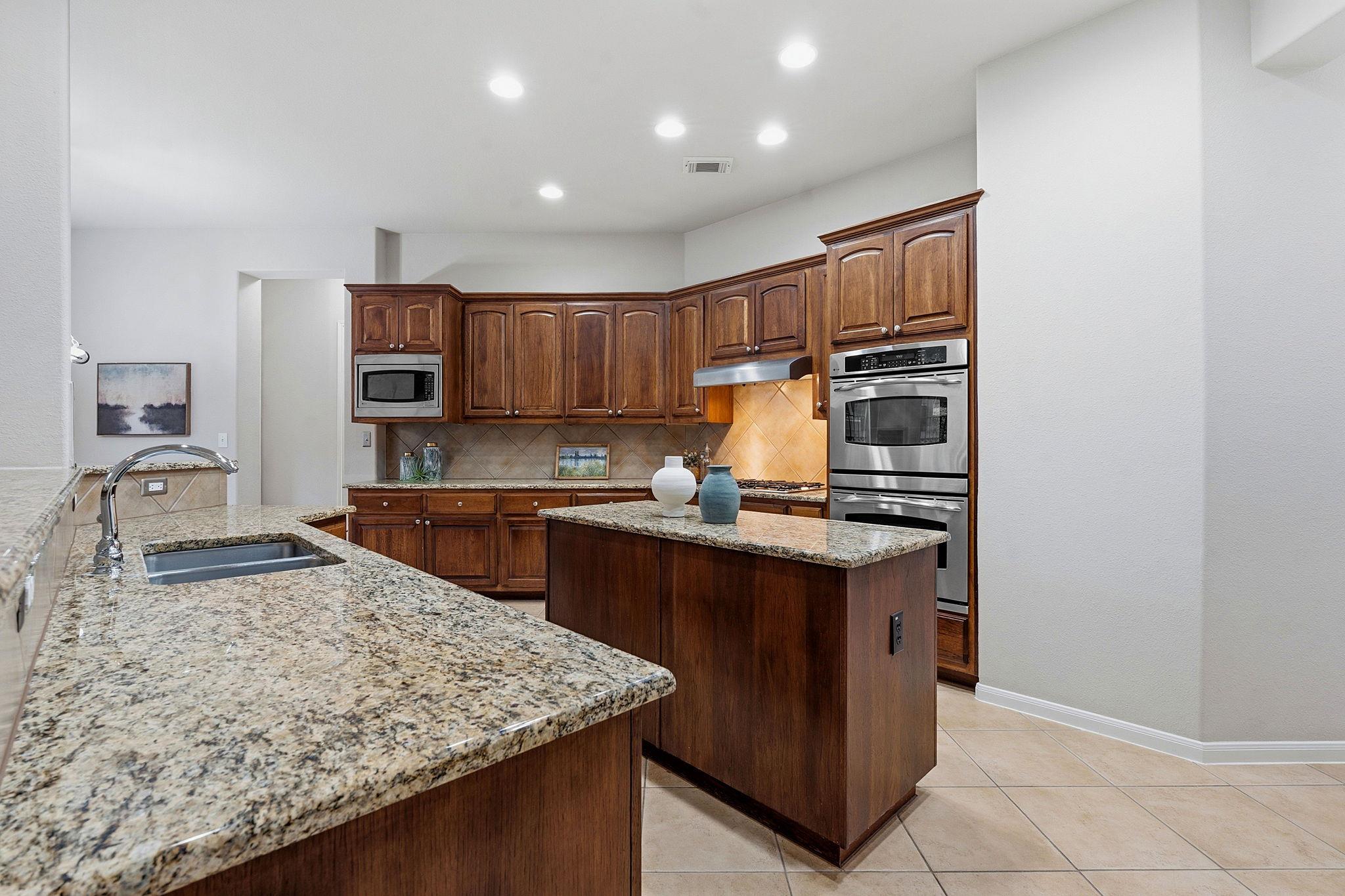 171 Brighton Ln Ln, Austin, TX 78737