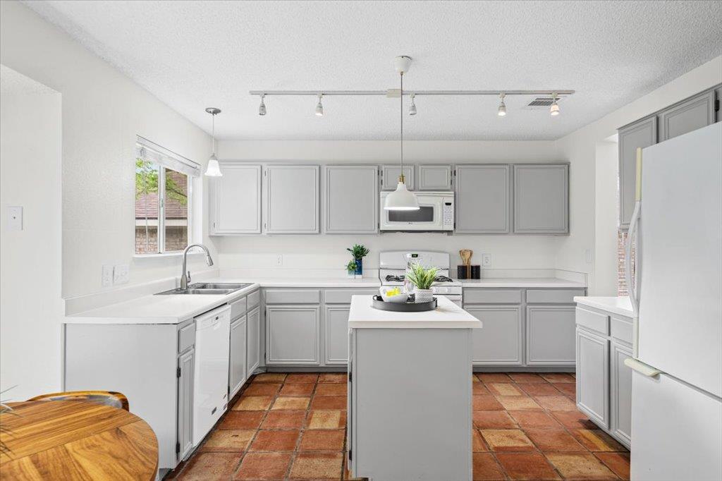 3003 Ammunition Dr, Austin, TX 78748