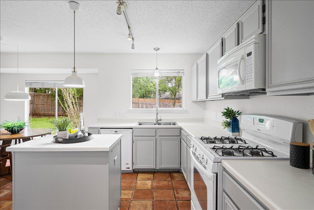 3003 Ammunition Dr, Austin, TX 78748