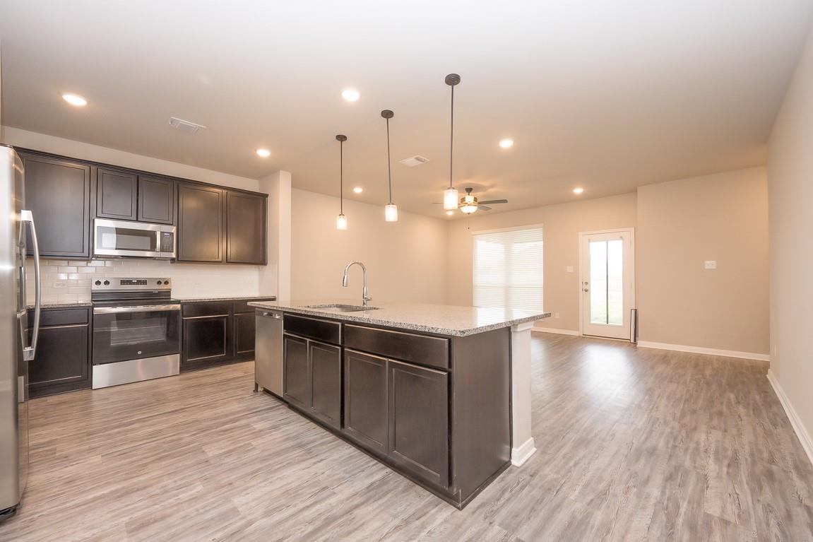 113 Lazy Lizzy Rd, Jarrell, TX 76537