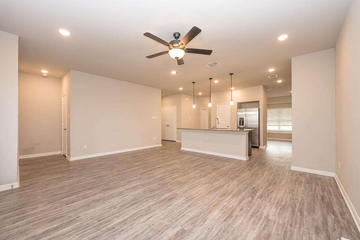 113 Lazy Lizzy Rd, Jarrell, TX 76537