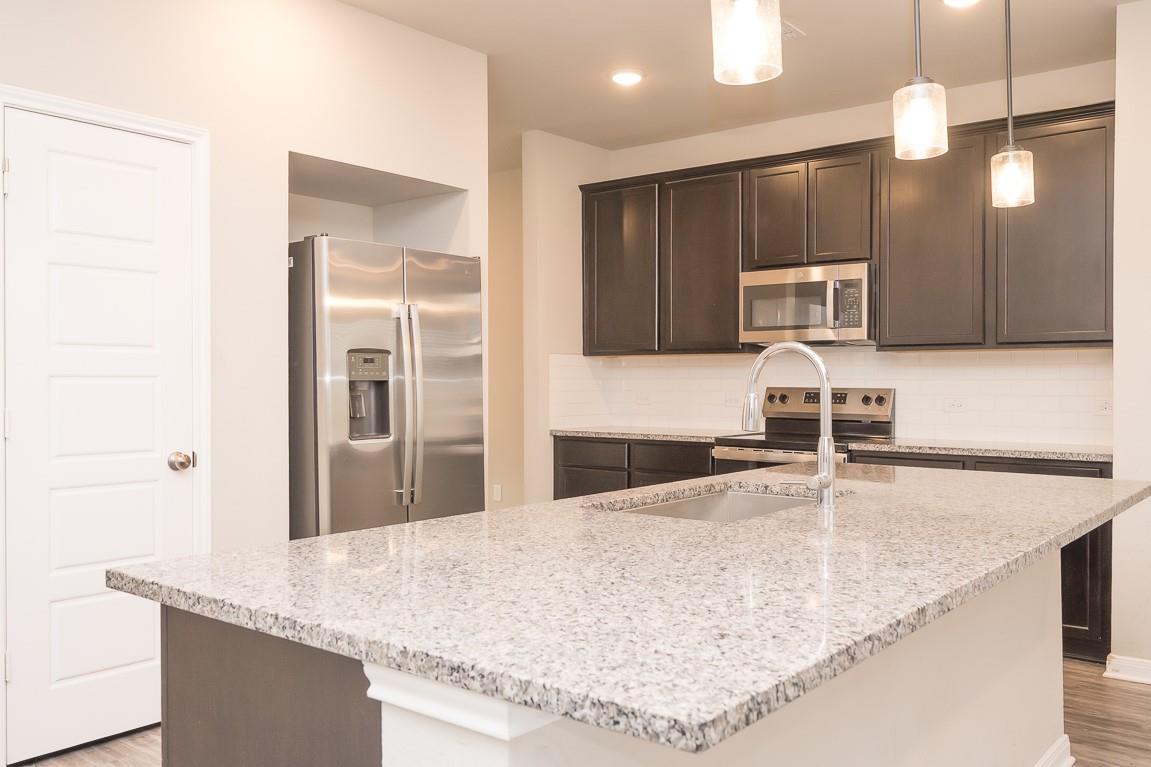 113 Lazy Lizzy Rd, Jarrell, TX 76537