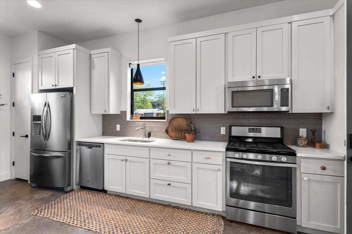 2500 E 3rd St # B, Austin, TX 78702