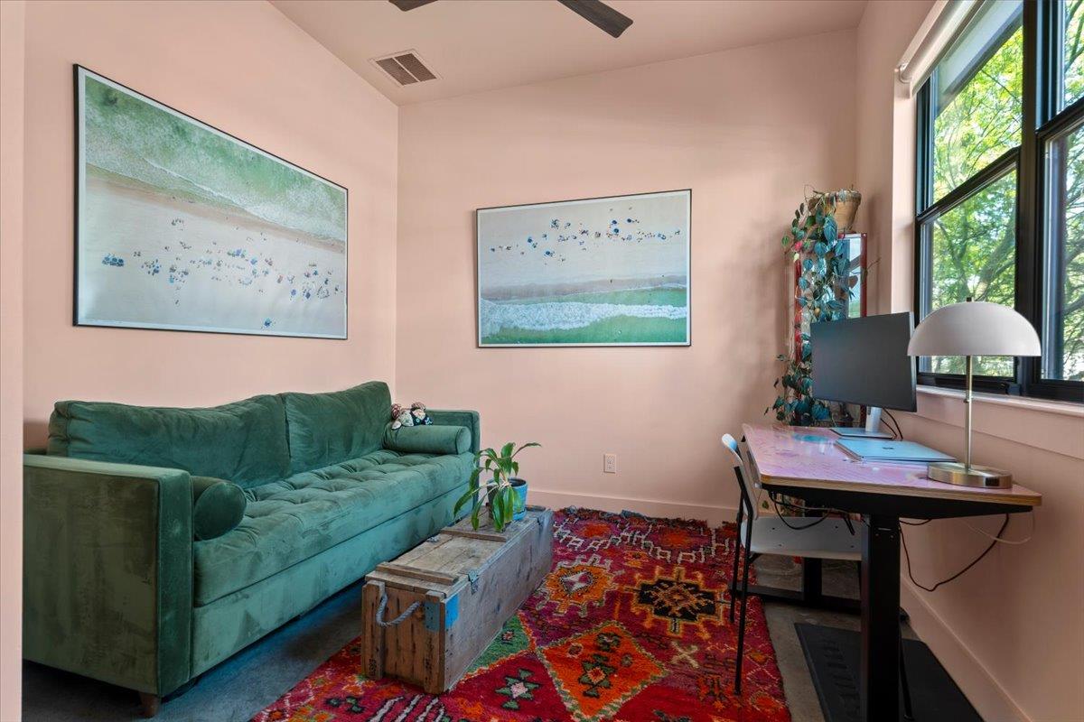 2500 E 3rd St # B, Austin, TX 78702