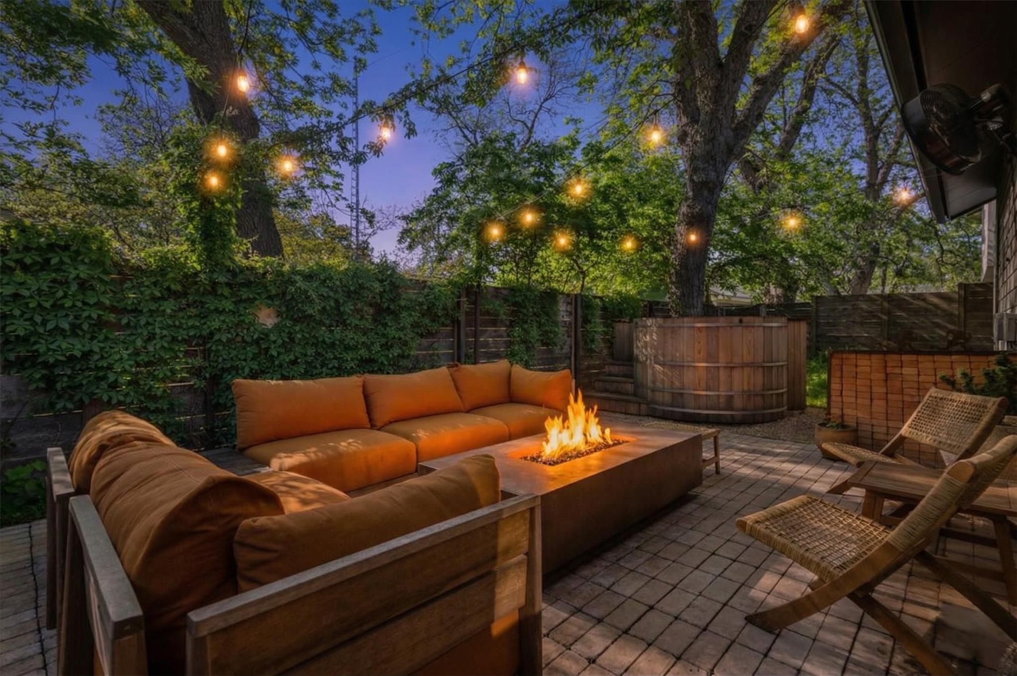 2500 E 3rd St # B, Austin, TX 78702