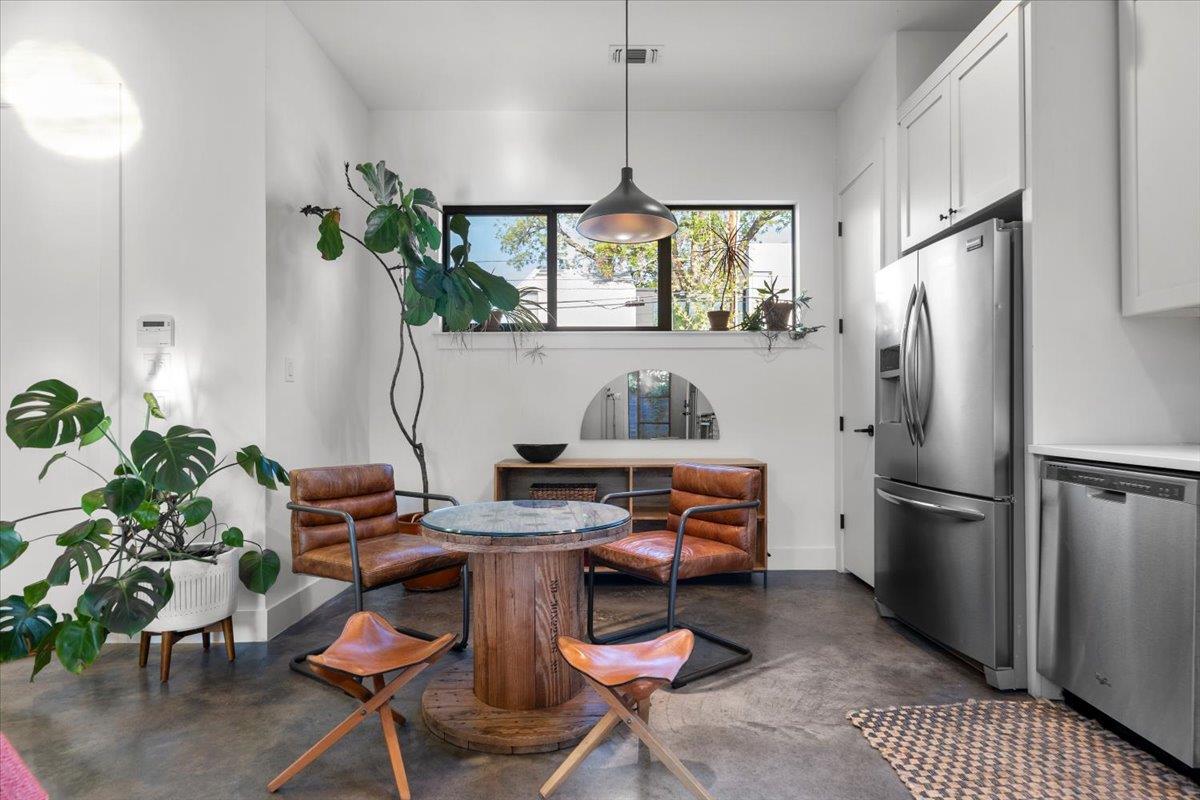 2500 E 3rd St # B, Austin, TX 78702